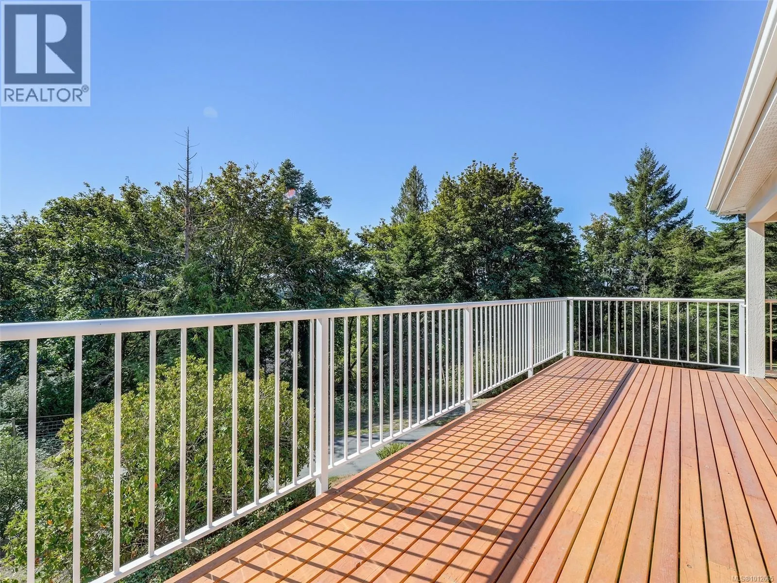 37 5838 Blythwood Rd