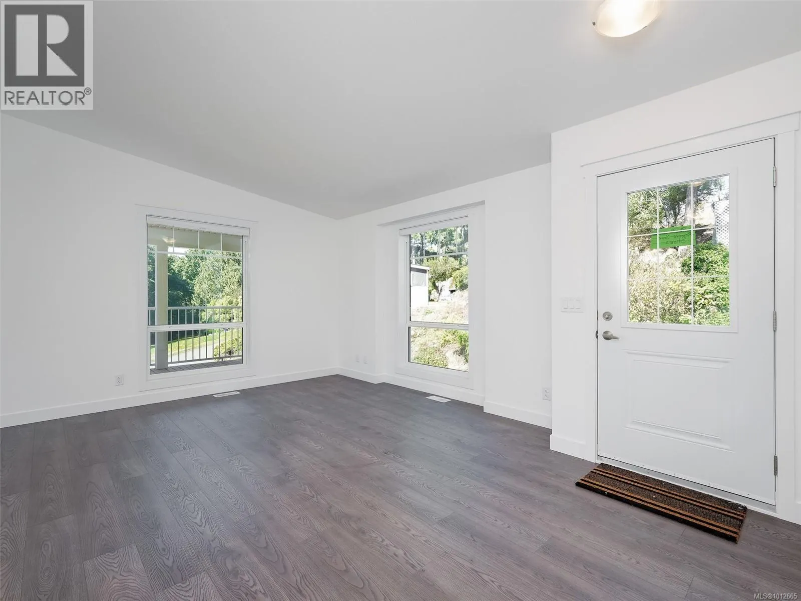 37 5838 Blythwood Rd