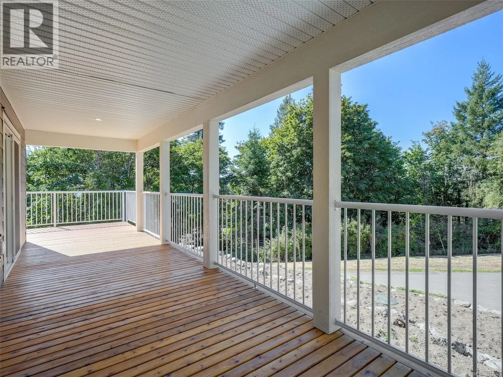 37 5838 Blythwood Rd