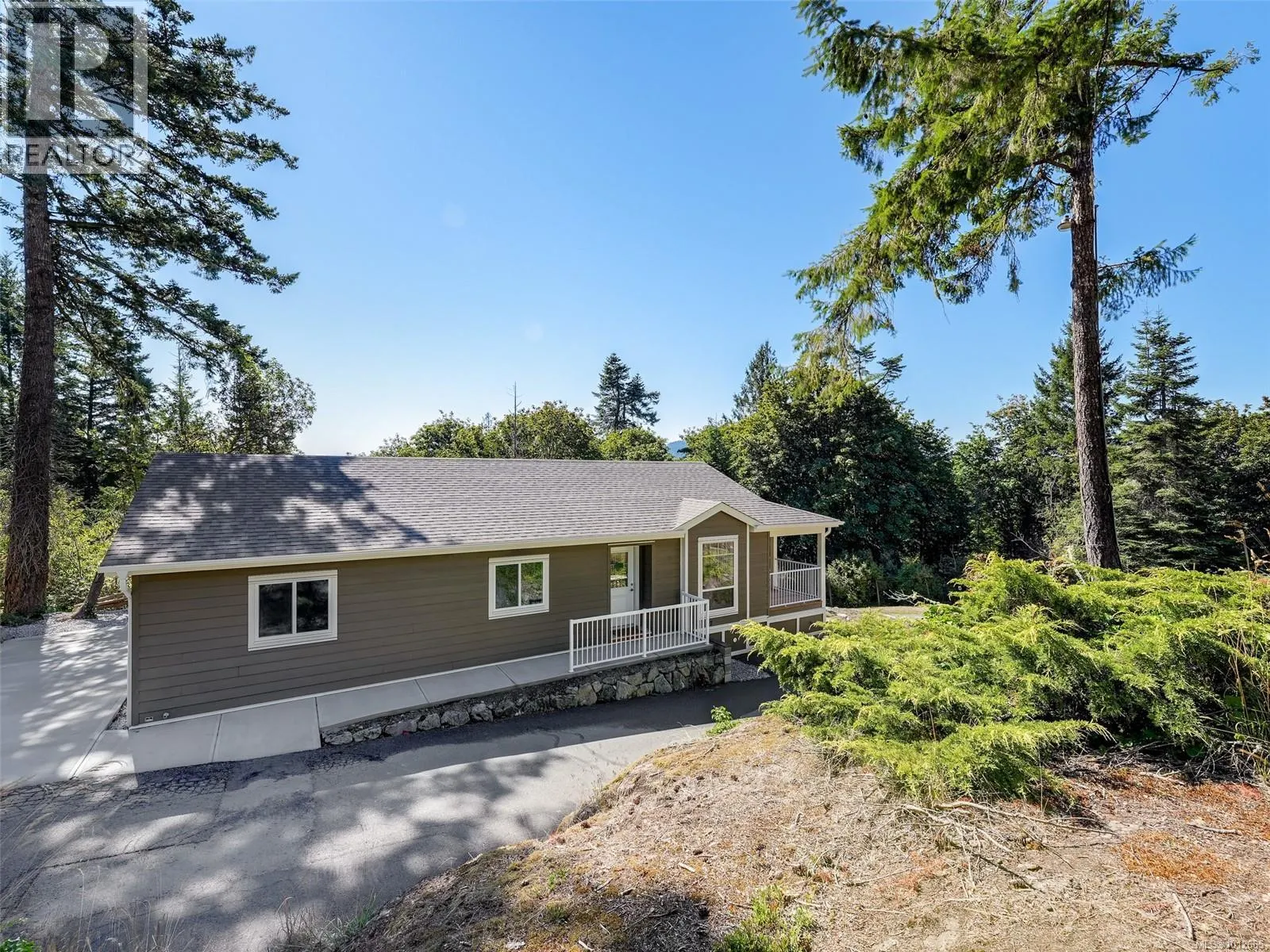 37 5838 Blythwood Rd