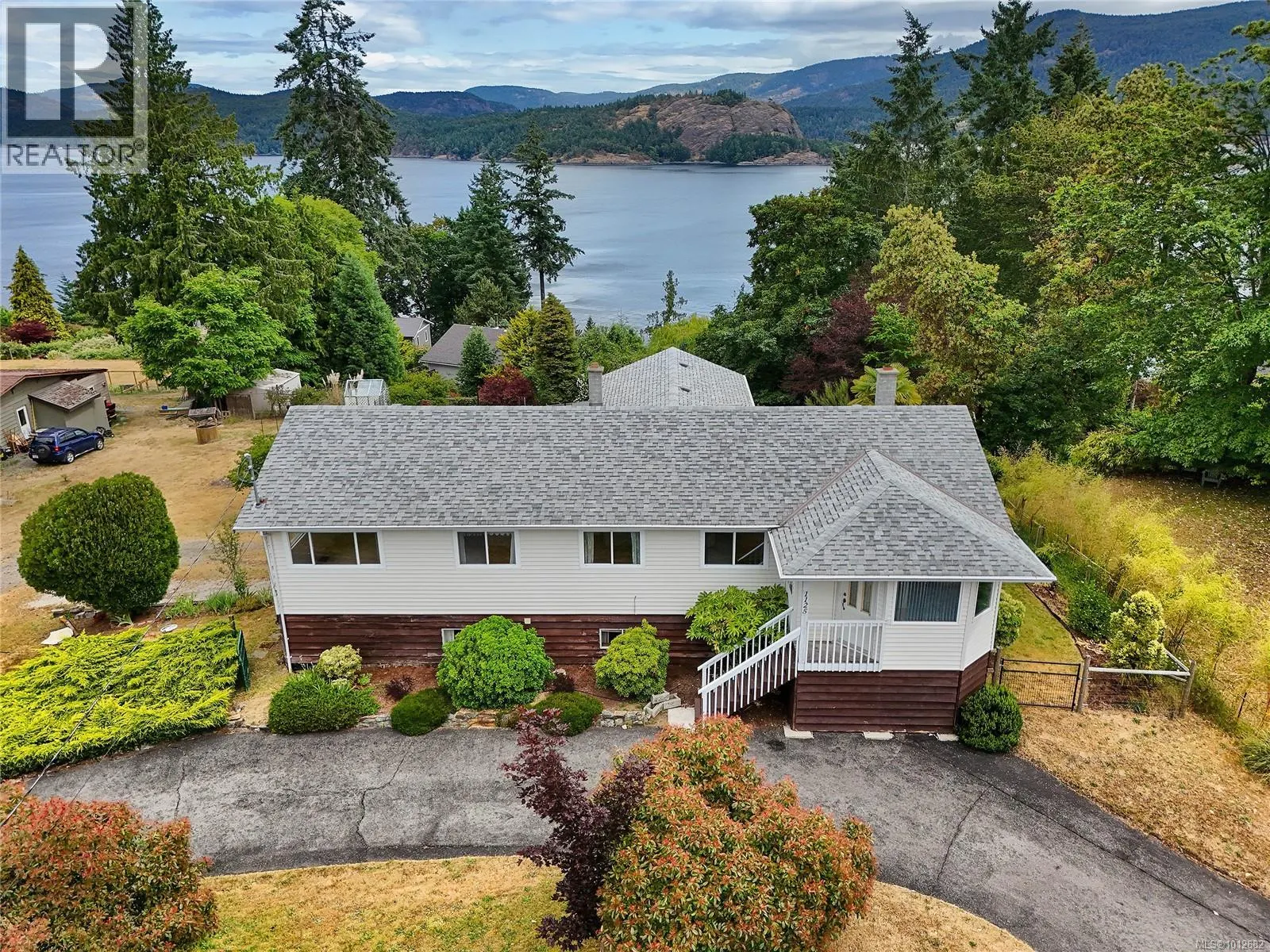 1125 Fairbanks Rd