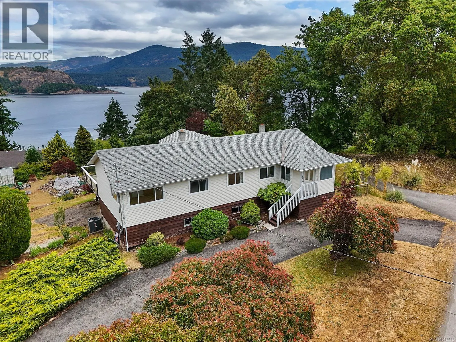 1125 Fairbanks Rd