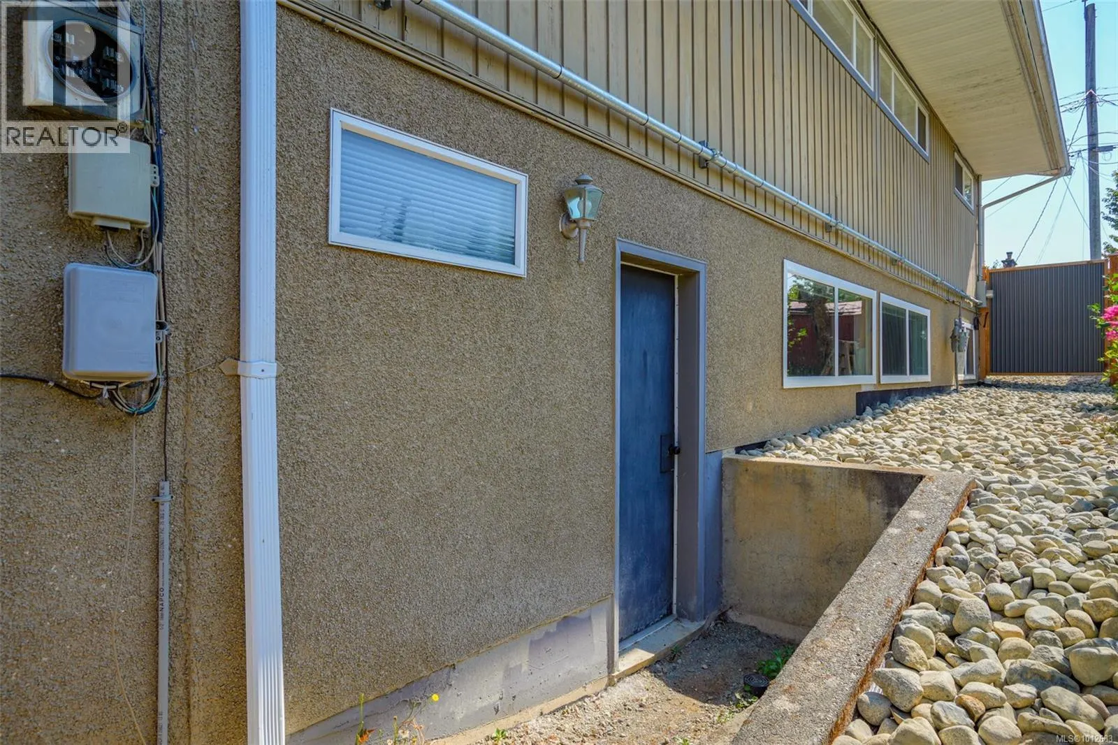 3934 Waterhouse St