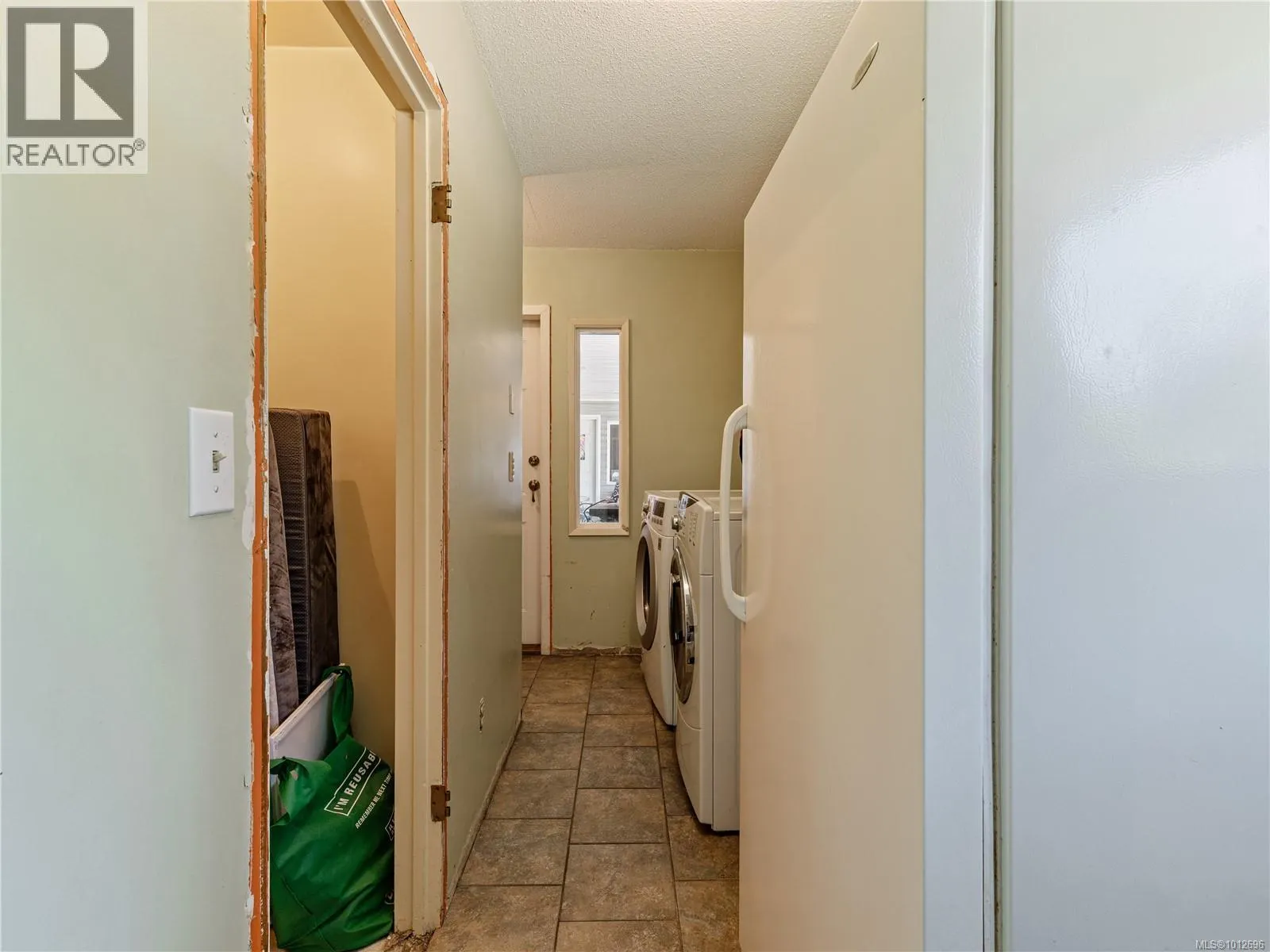 1546 Grandom Pl