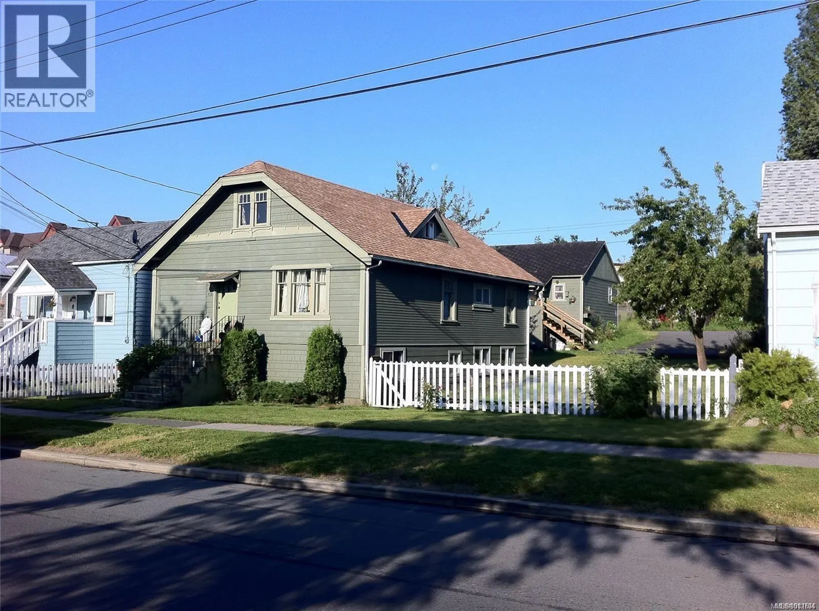 212 Haliburton St