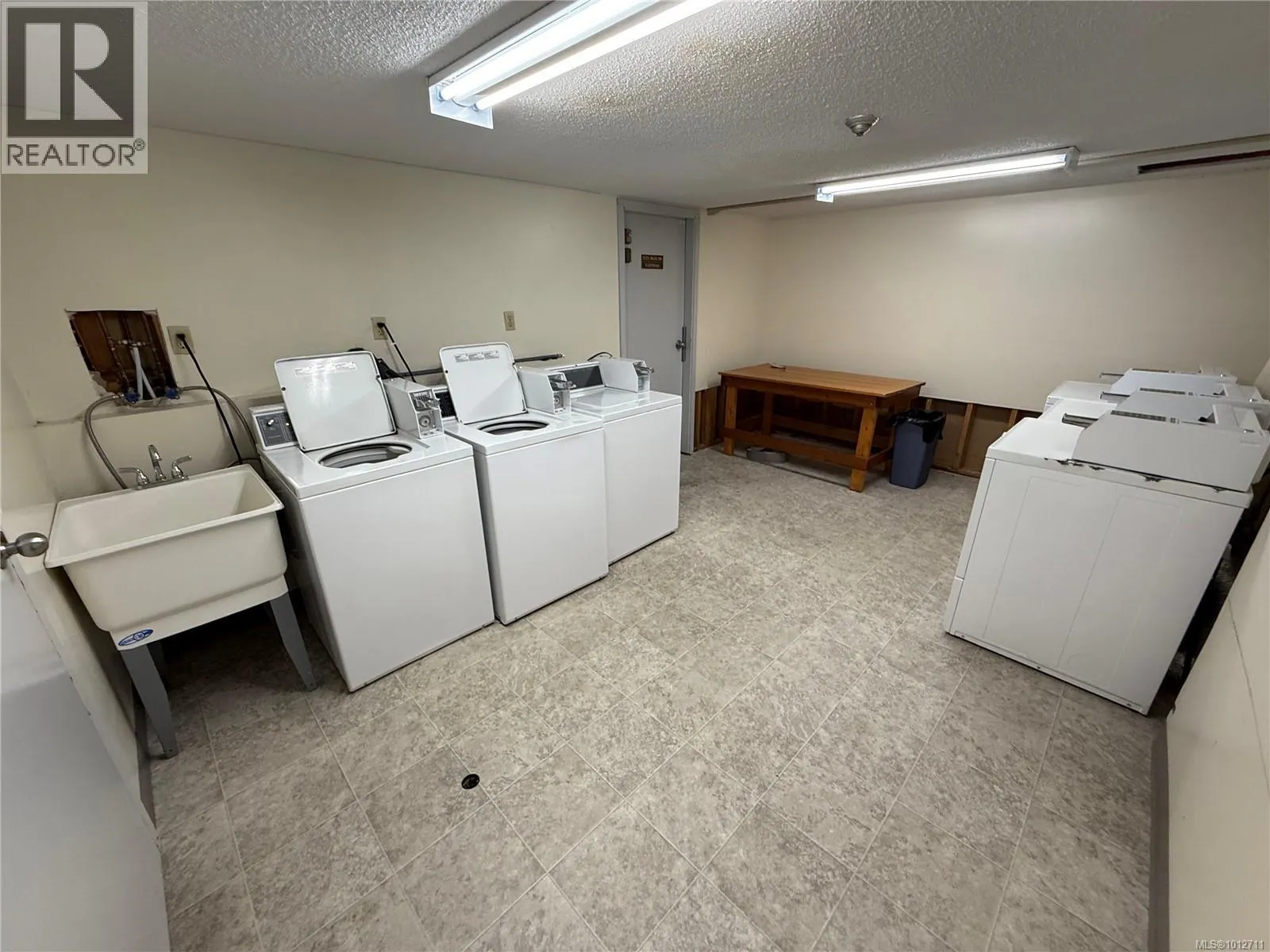 102 3108 Barons Rd