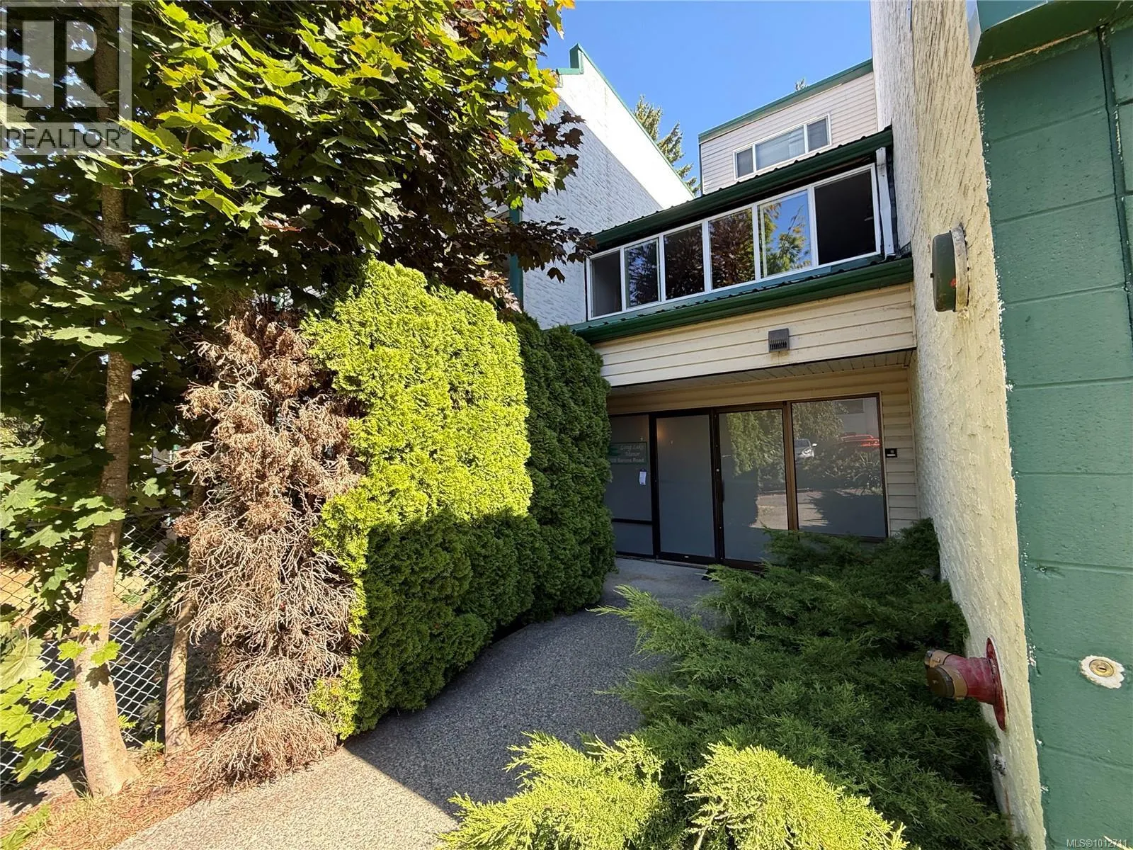 102 3108 Barons Rd