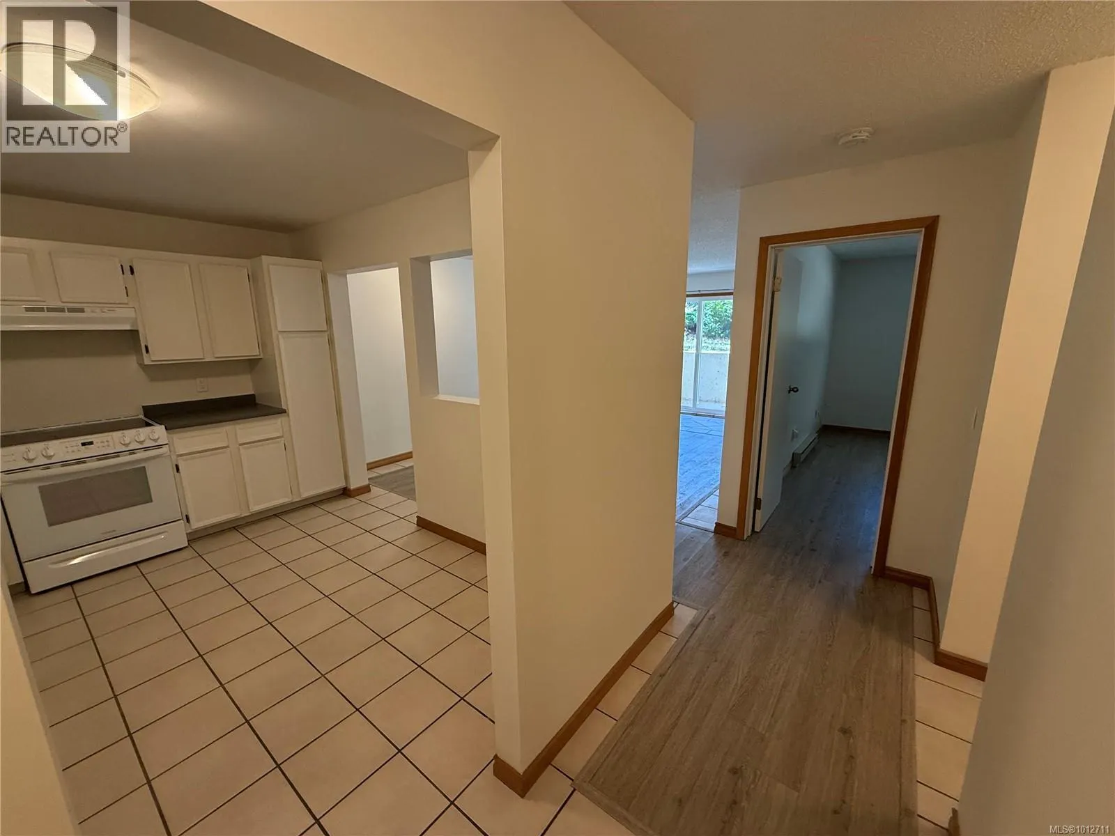 102 3108 Barons Rd