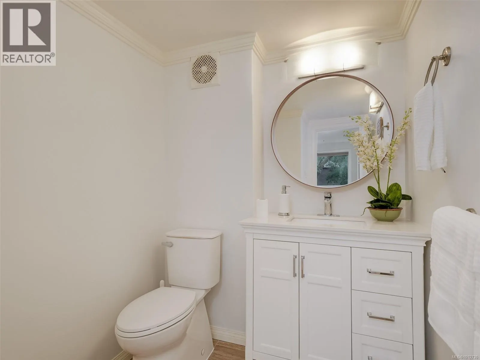 608 1159 Beach Dr