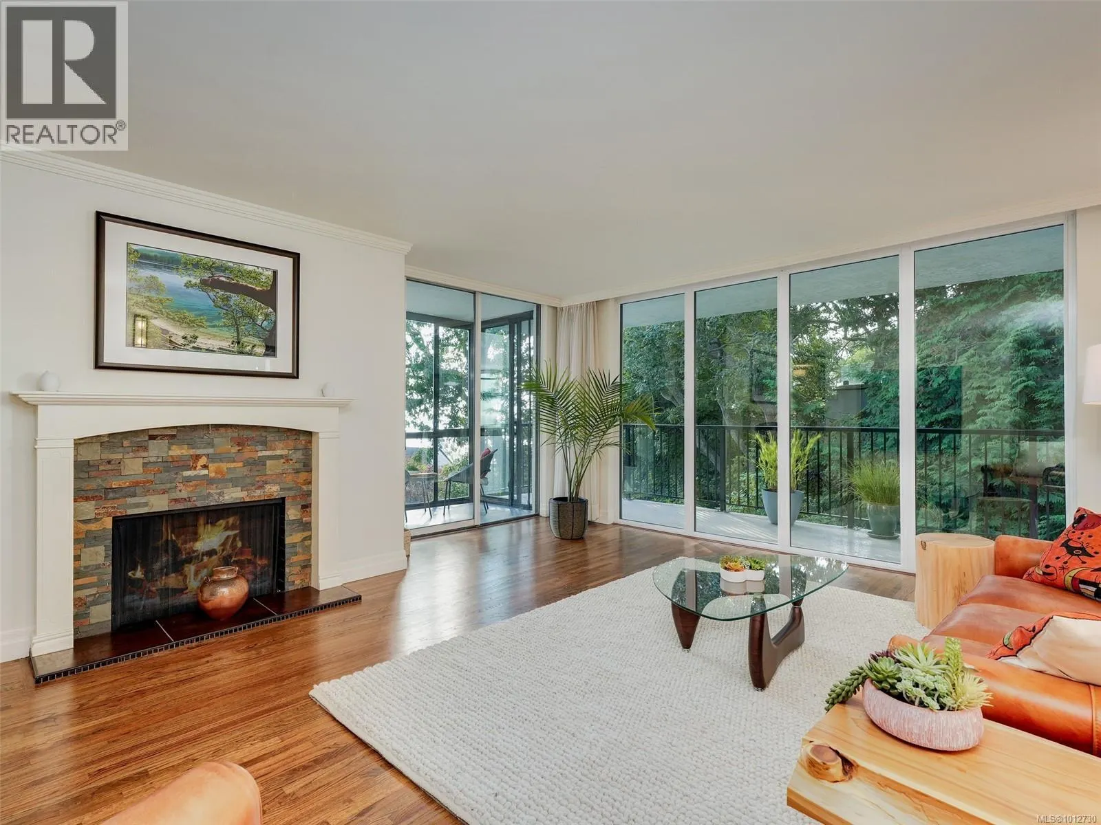 608 1159 Beach Dr
