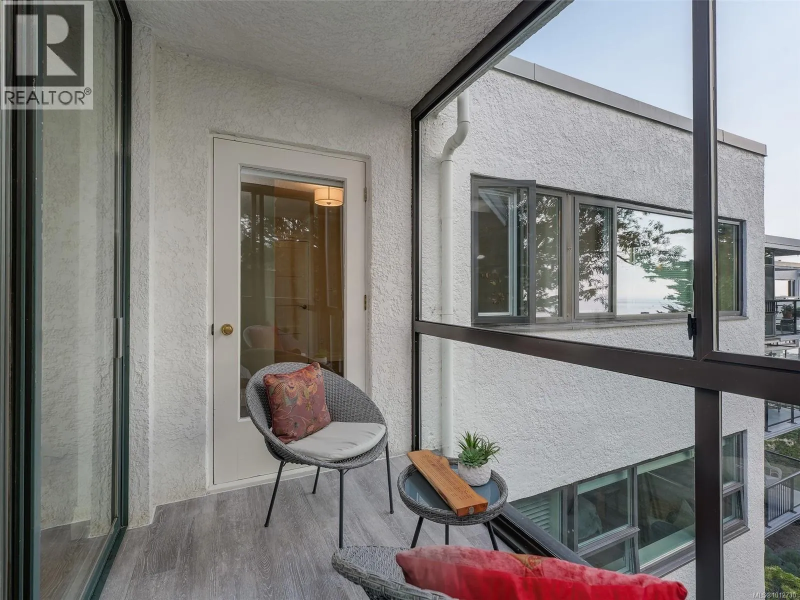 608 1159 Beach Dr
