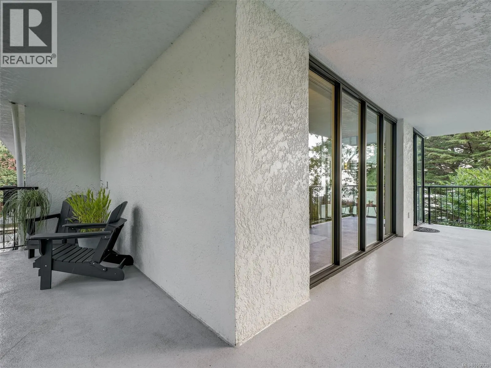608 1159 Beach Dr