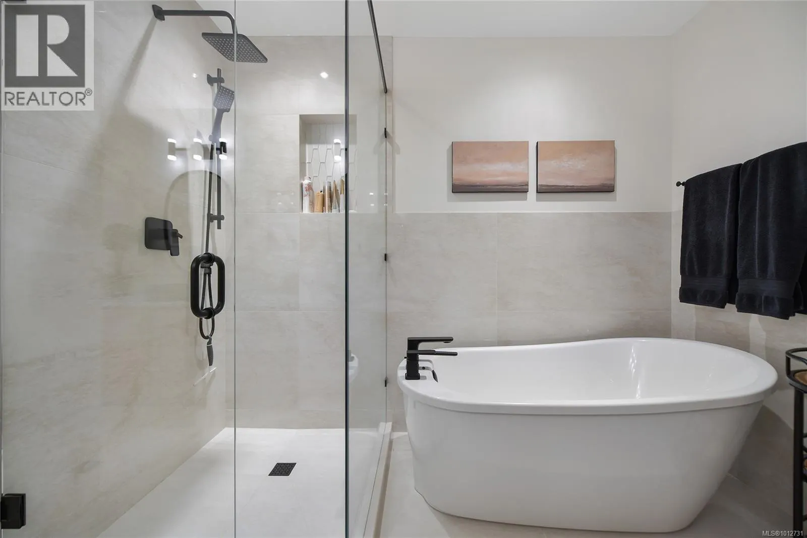 5336 Sayward Hill Cres