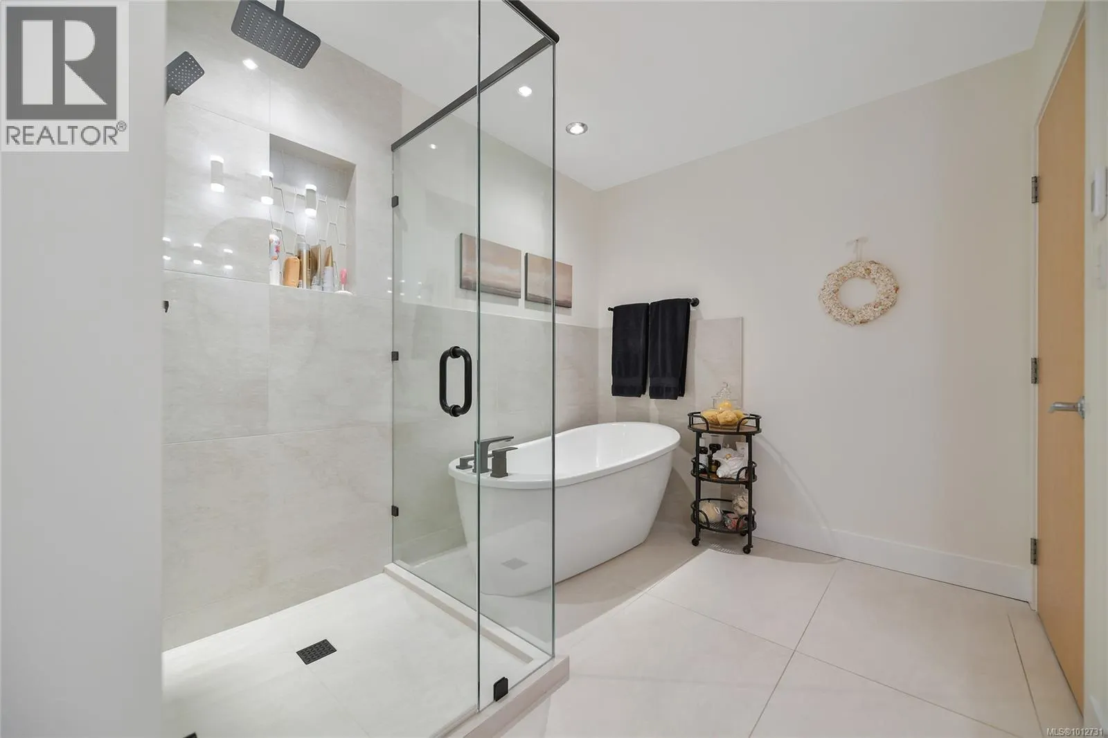 5336 Sayward Hill Cres
