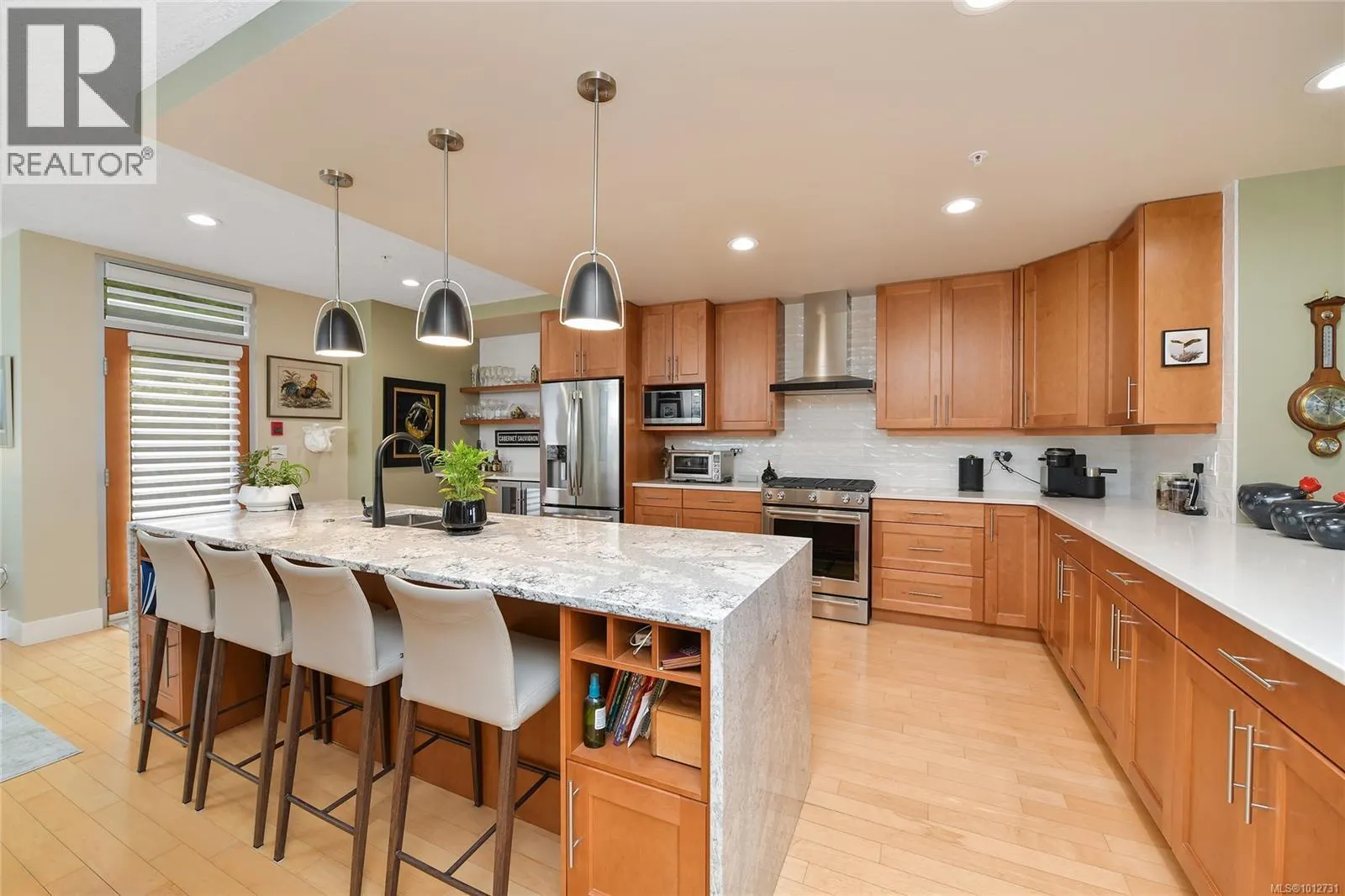 5336 Sayward Hill Cres