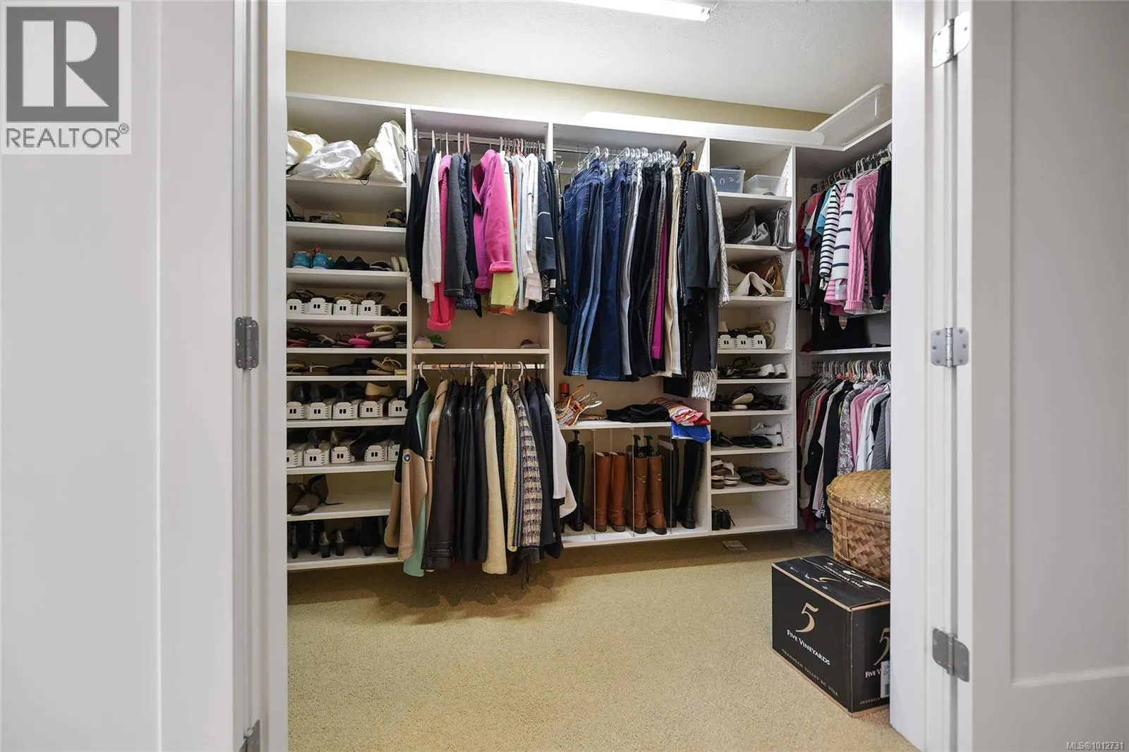 5336 Sayward Hill Cres