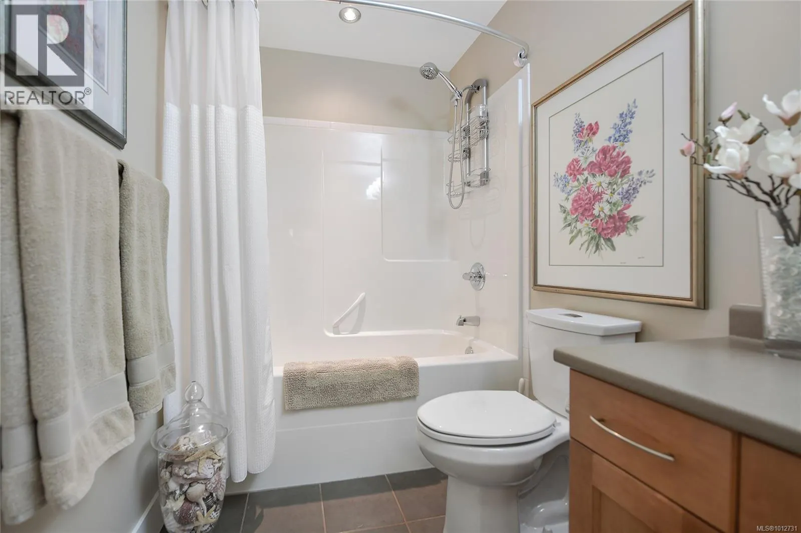 5336 Sayward Hill Cres
