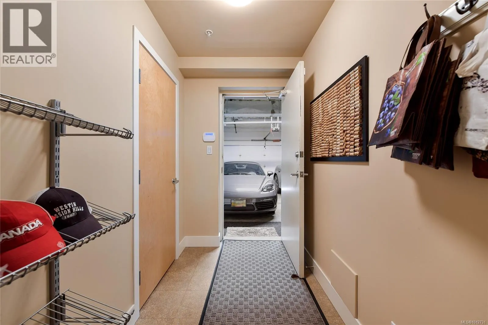 5336 Sayward Hill Cres