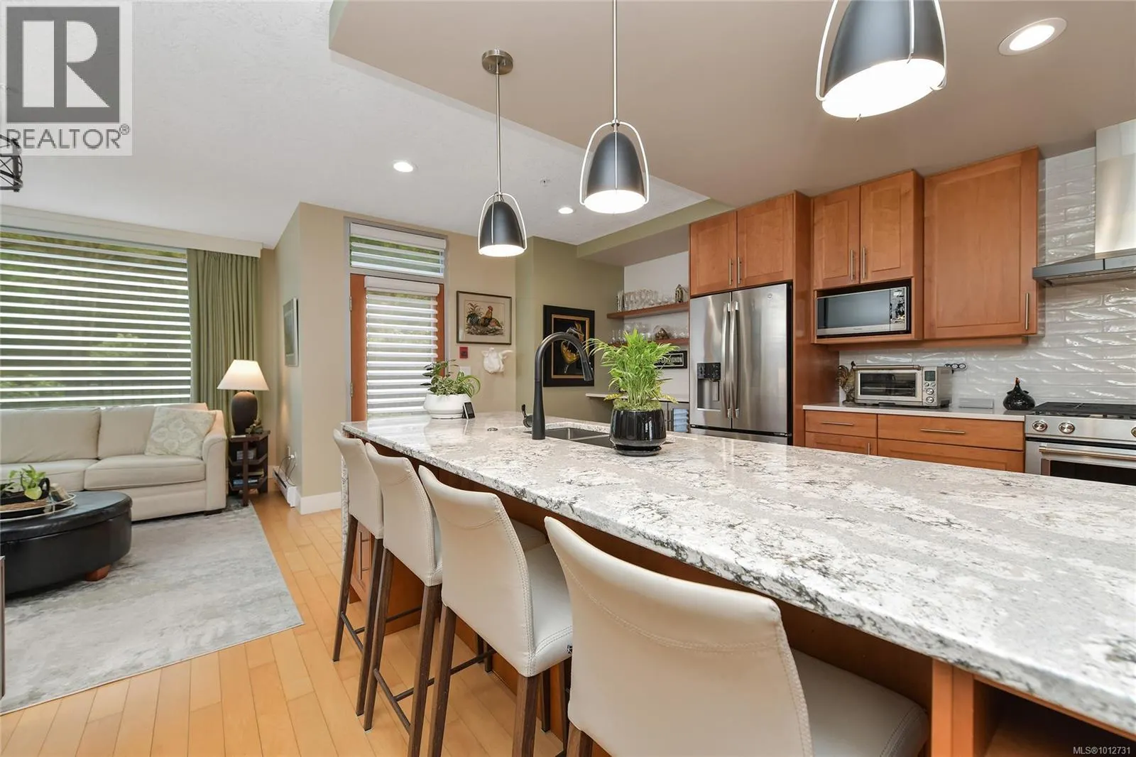 5336 Sayward Hill Cres
