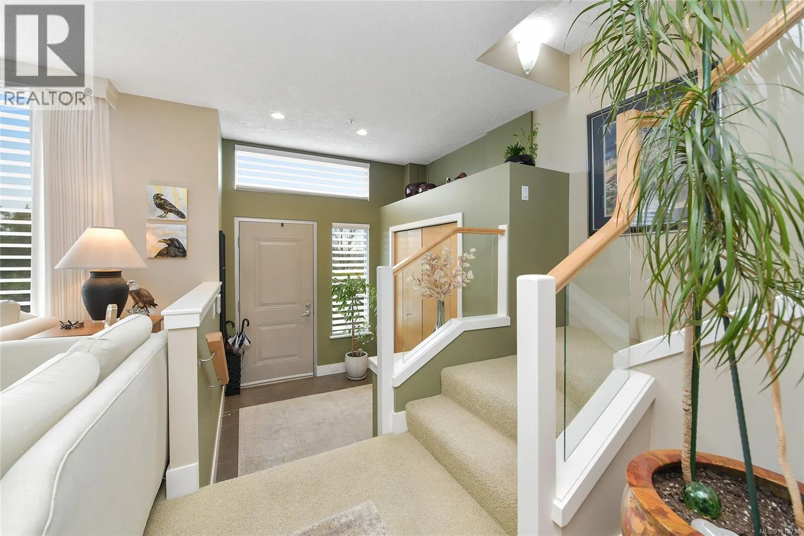 5336 Sayward Hill Cres