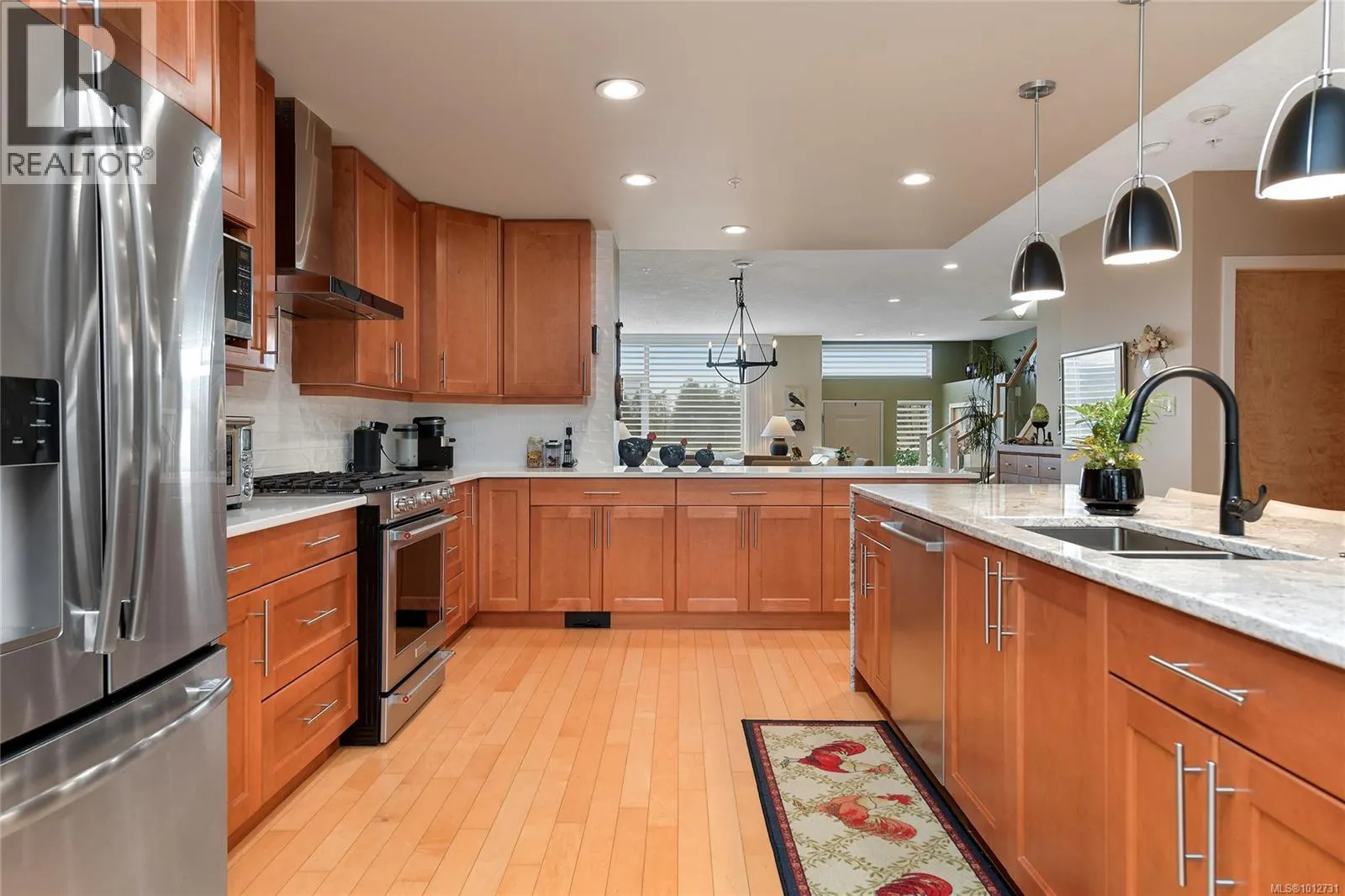 5336 Sayward Hill Cres
