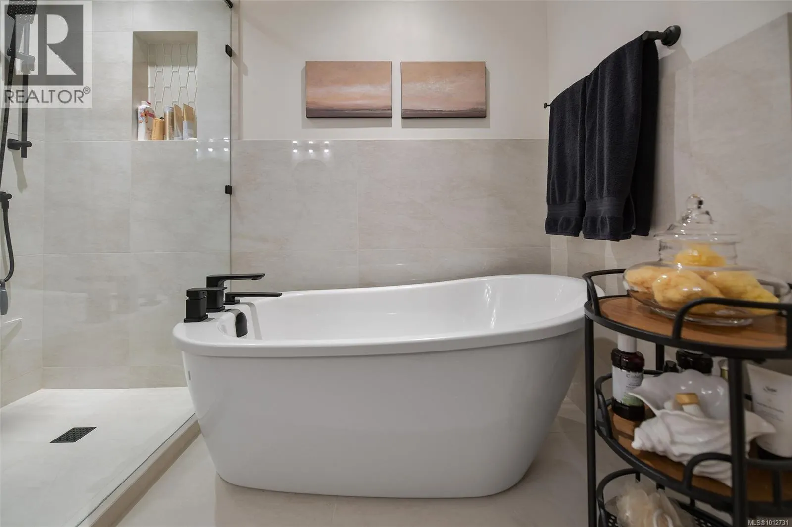 5336 Sayward Hill Cres
