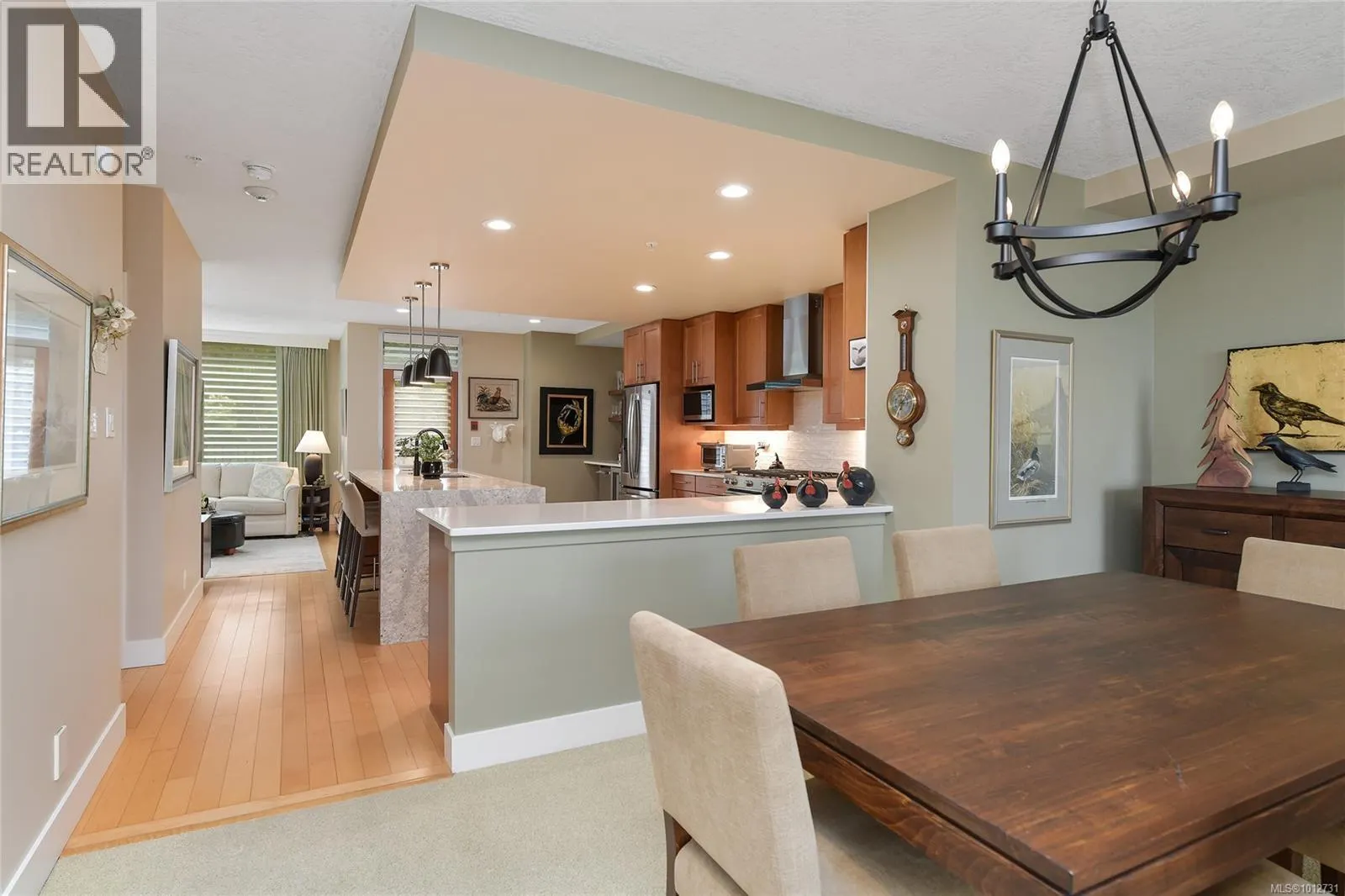 5336 Sayward Hill Cres