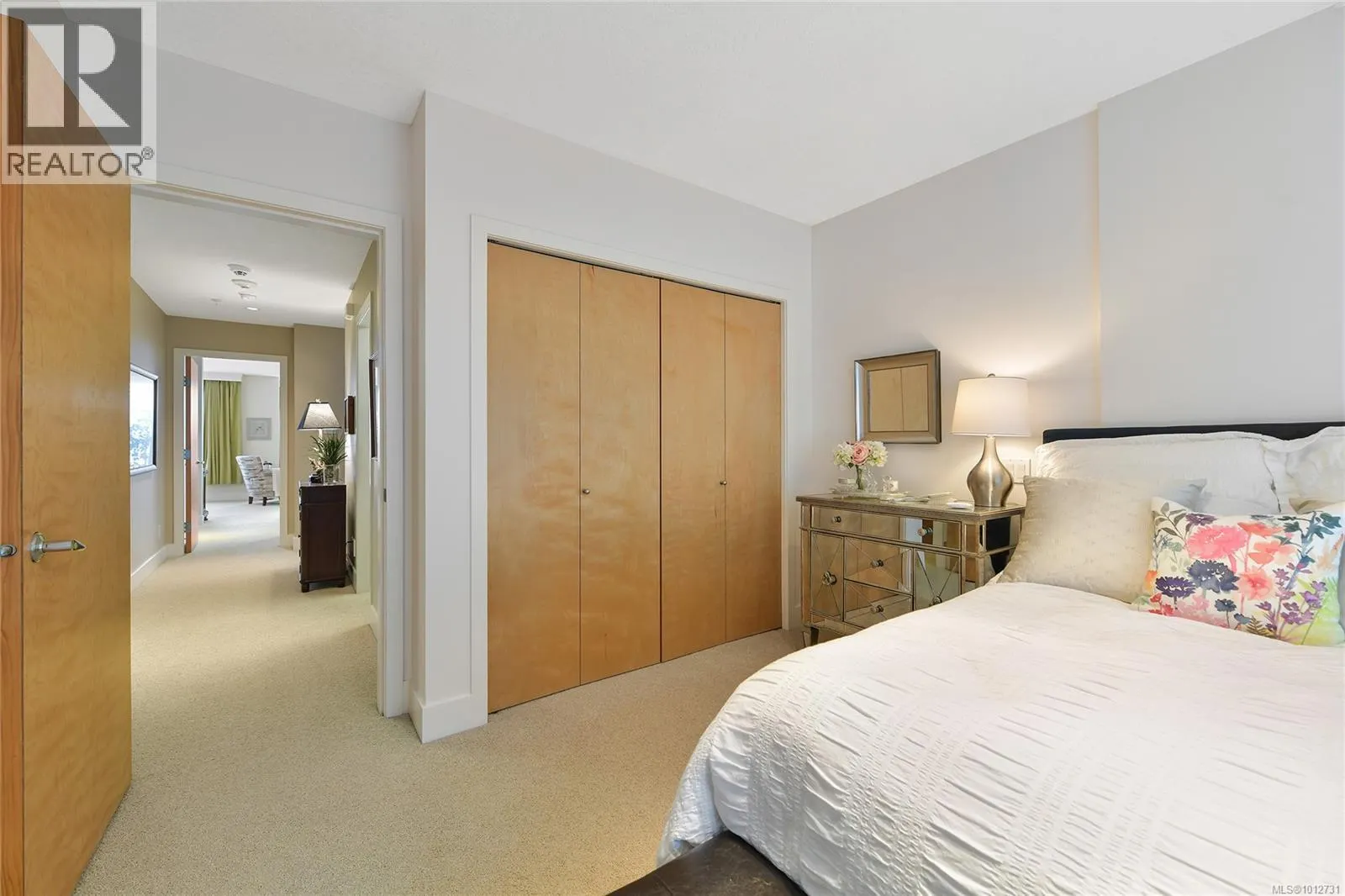 5336 Sayward Hill Cres