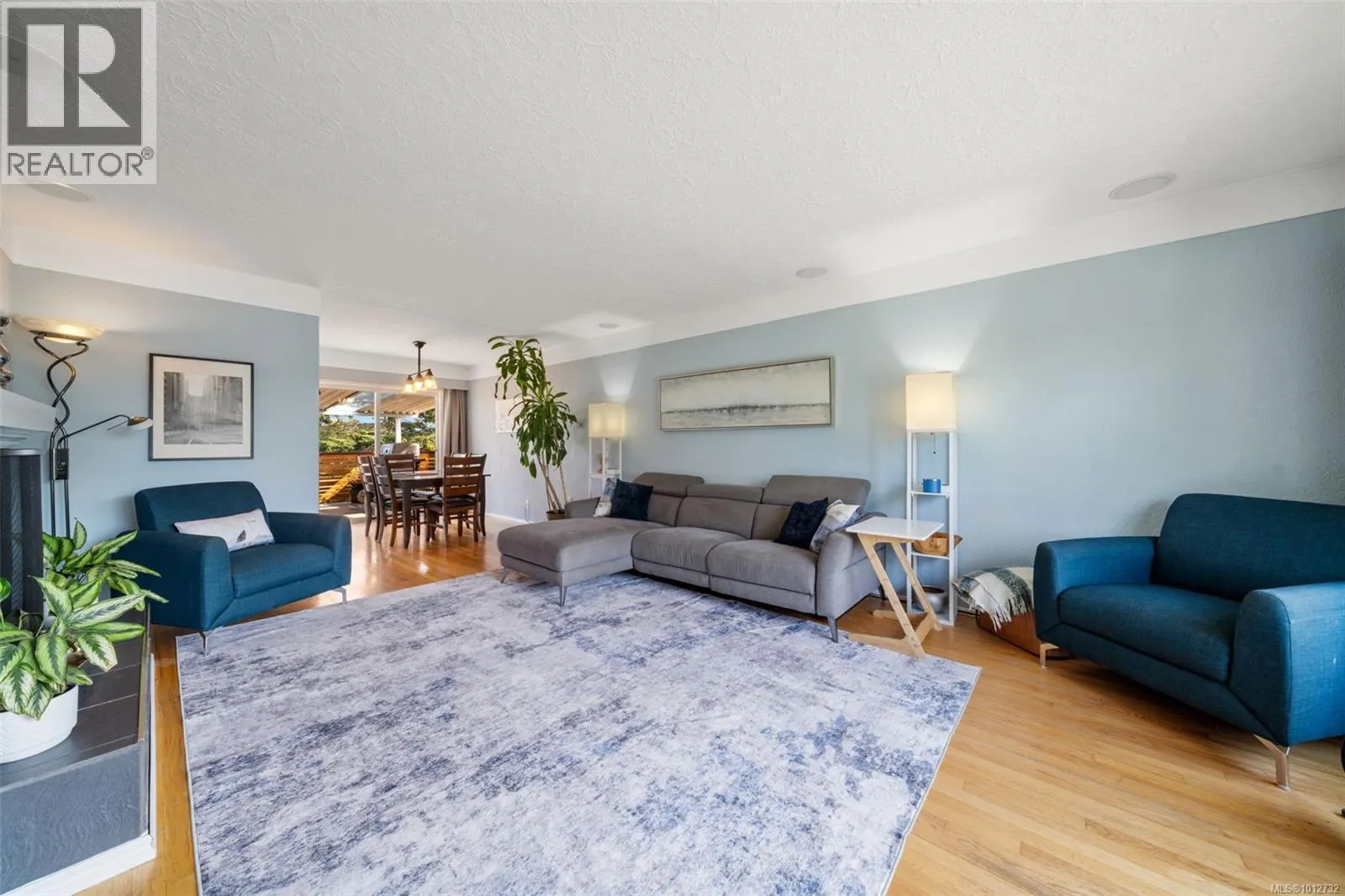 4309 Savoy Pl