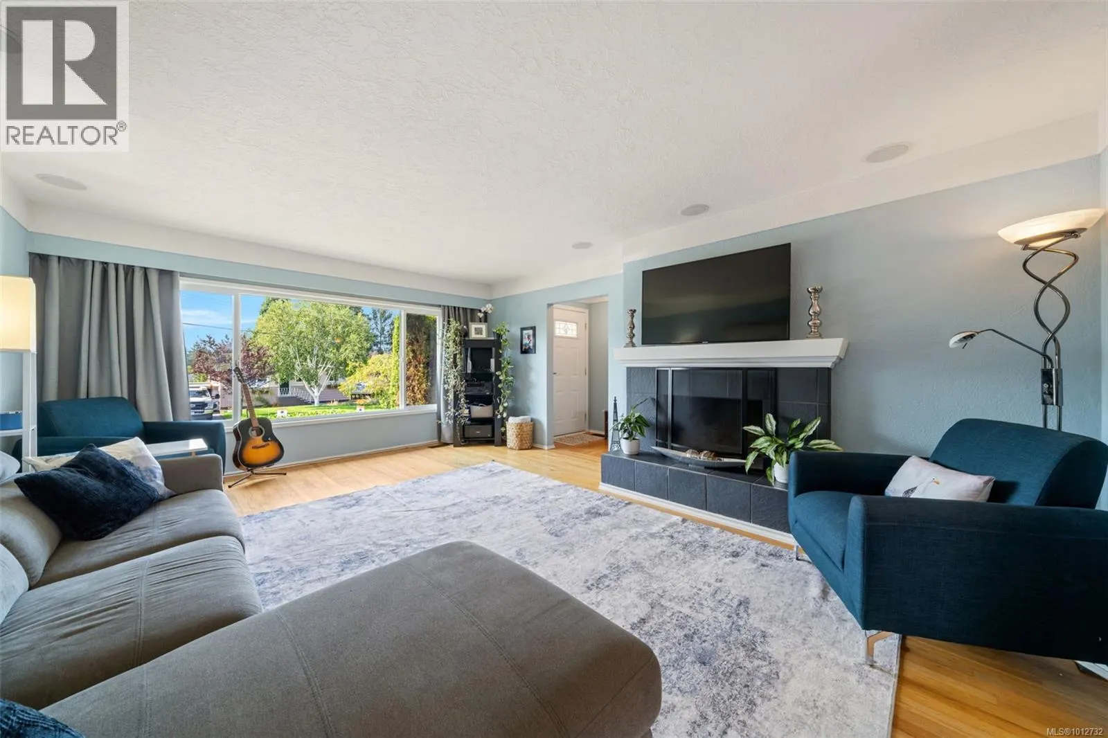 4309 Savoy Pl