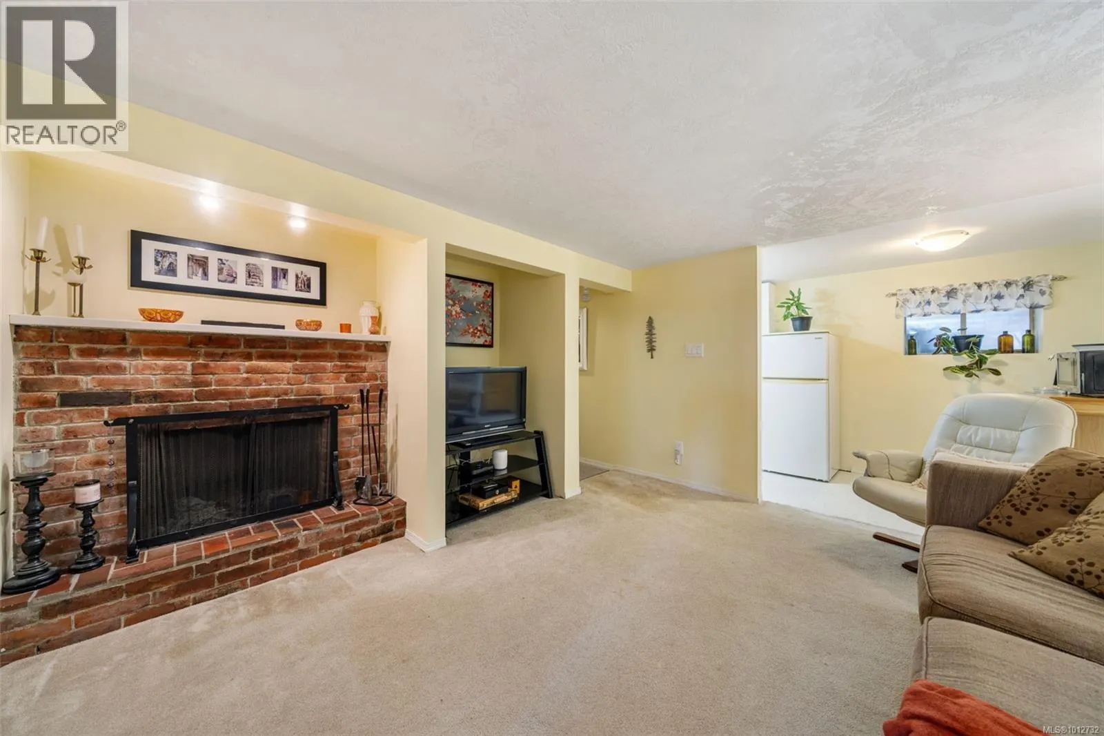 4309 Savoy Pl