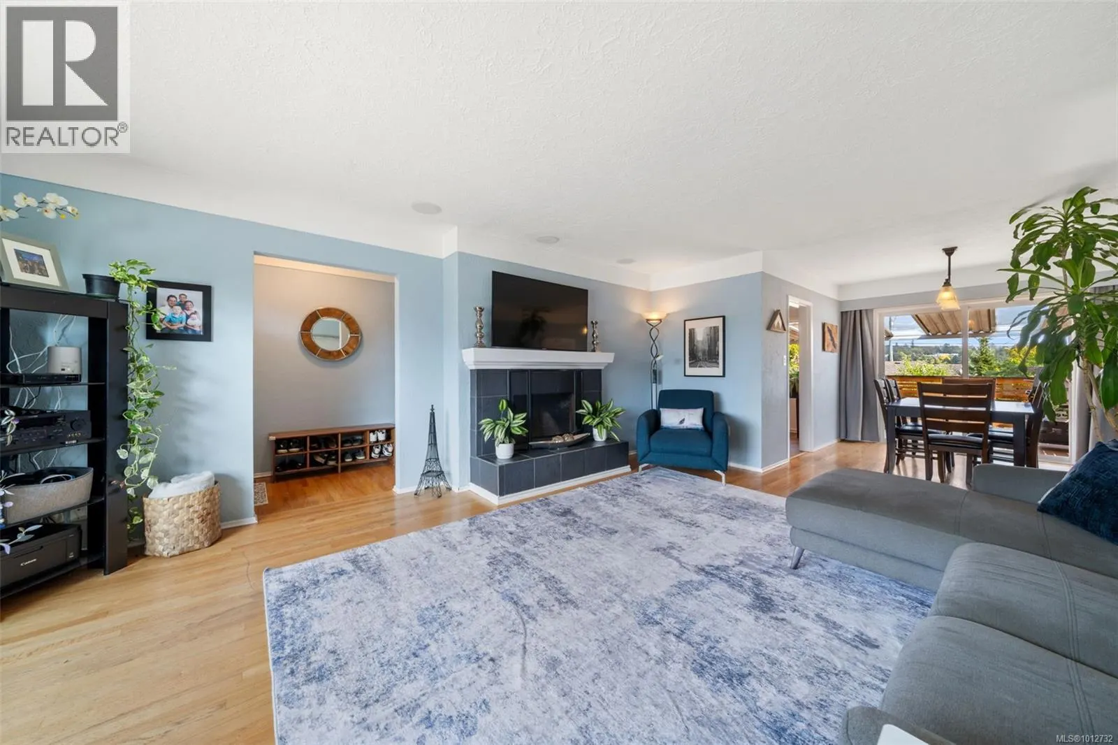 4309 Savoy Pl