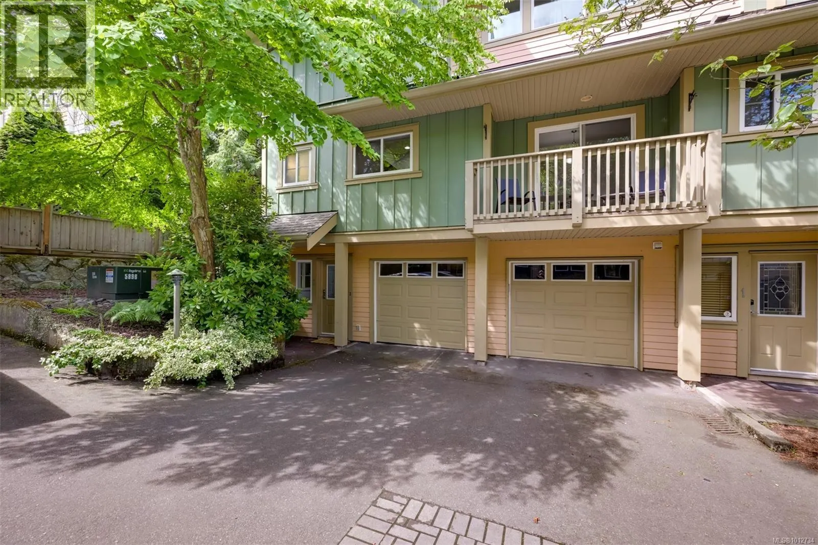 2 1405 Mallek Cres