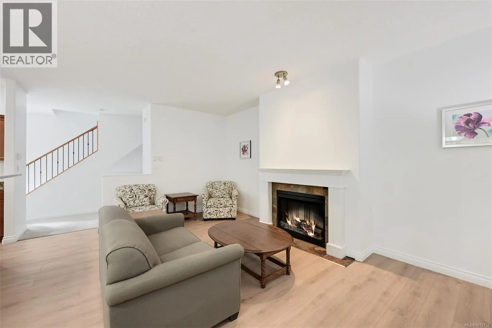 2 1405 Mallek Cres