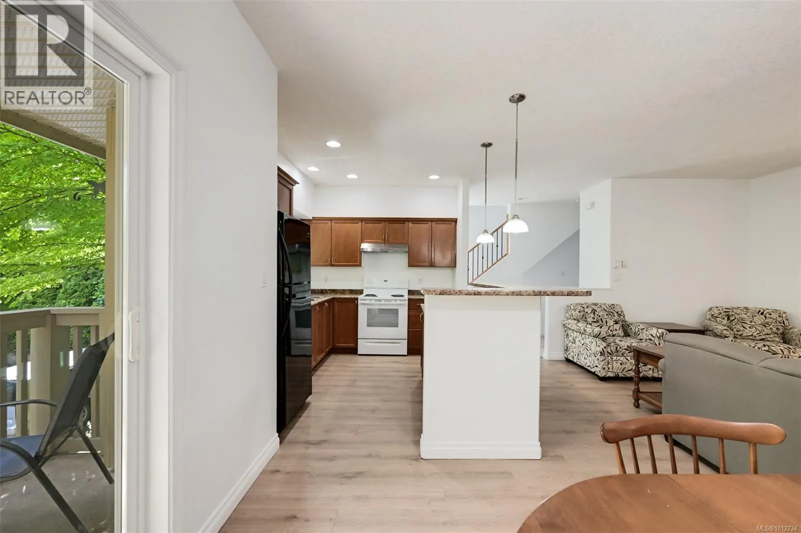 2 1405 Mallek Cres
