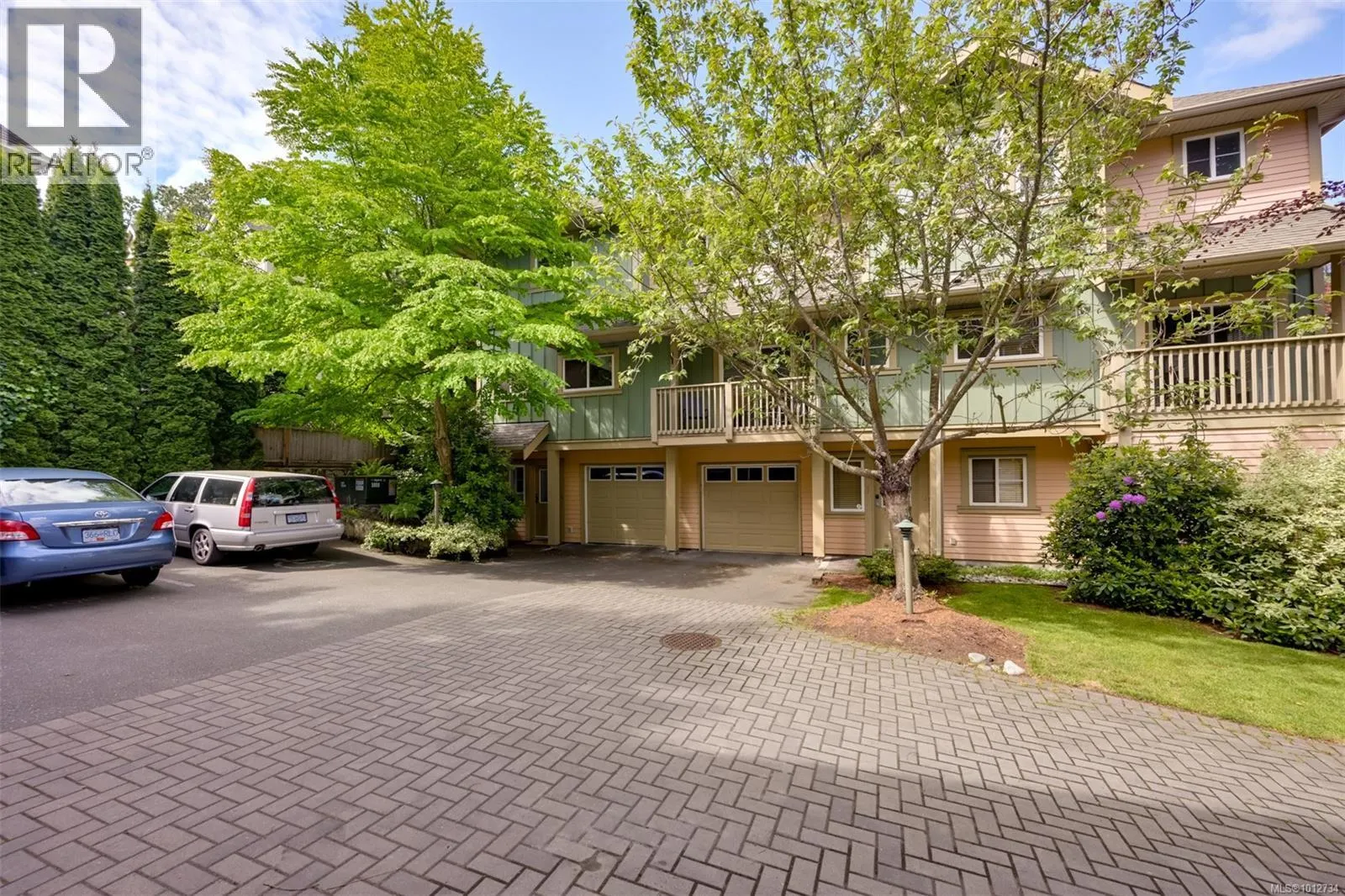 2 1405 Mallek Cres