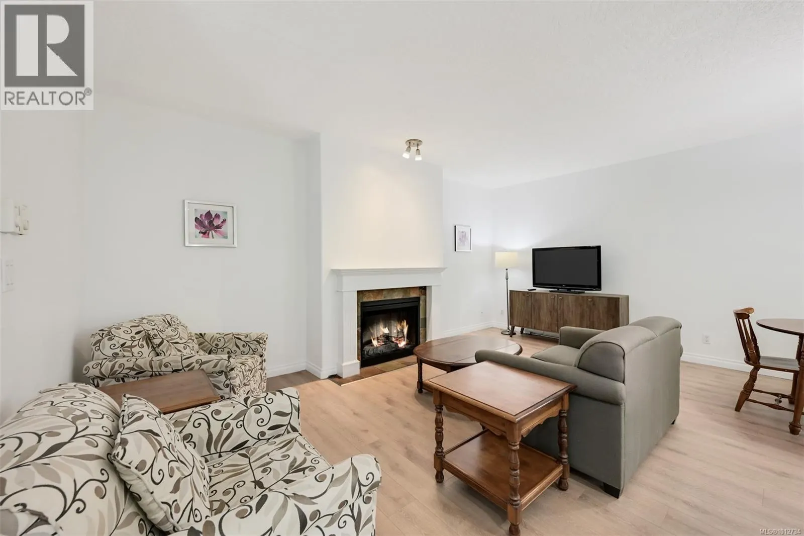 2 1405 Mallek Cres