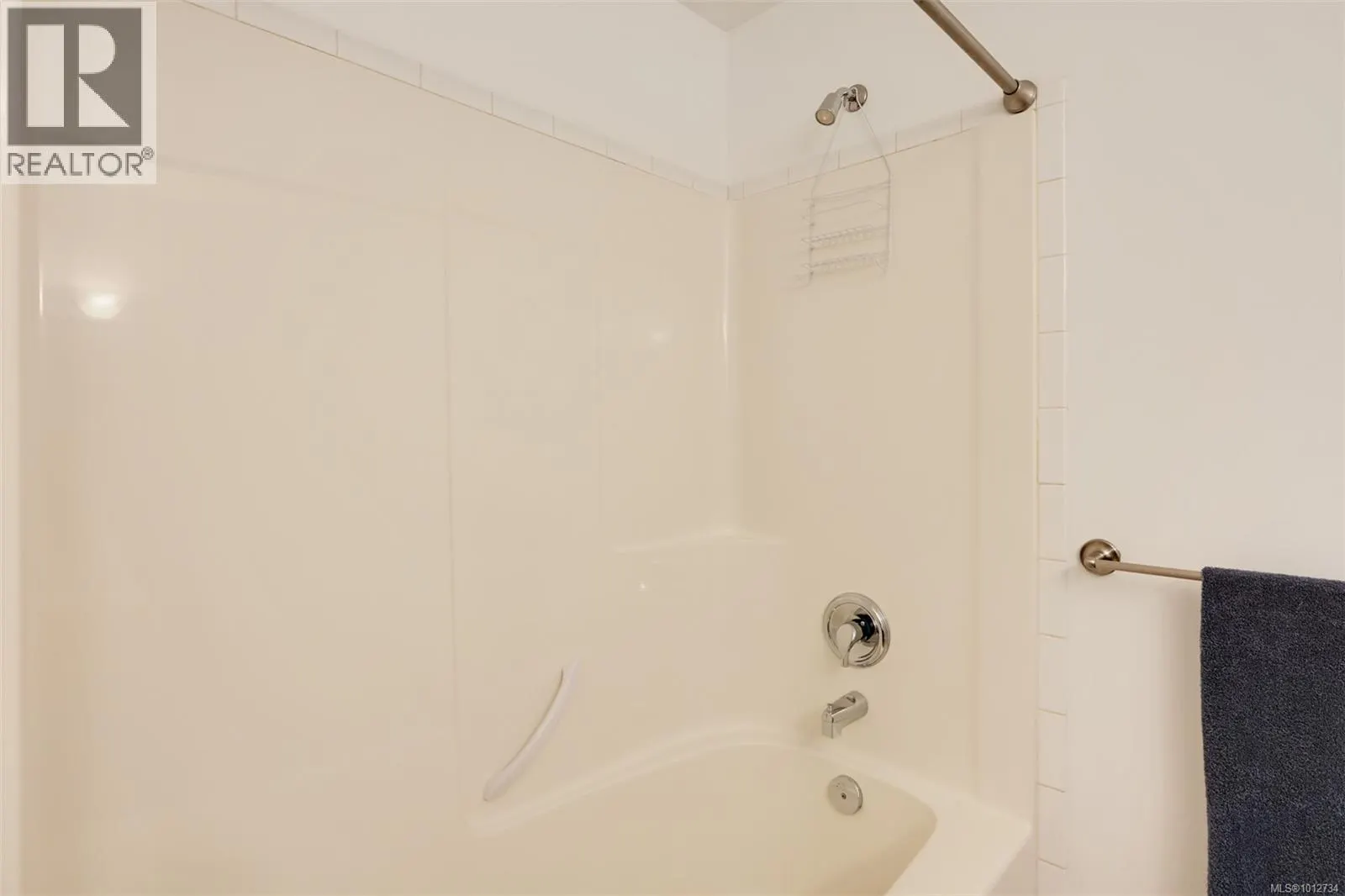 2 1405 Mallek Cres