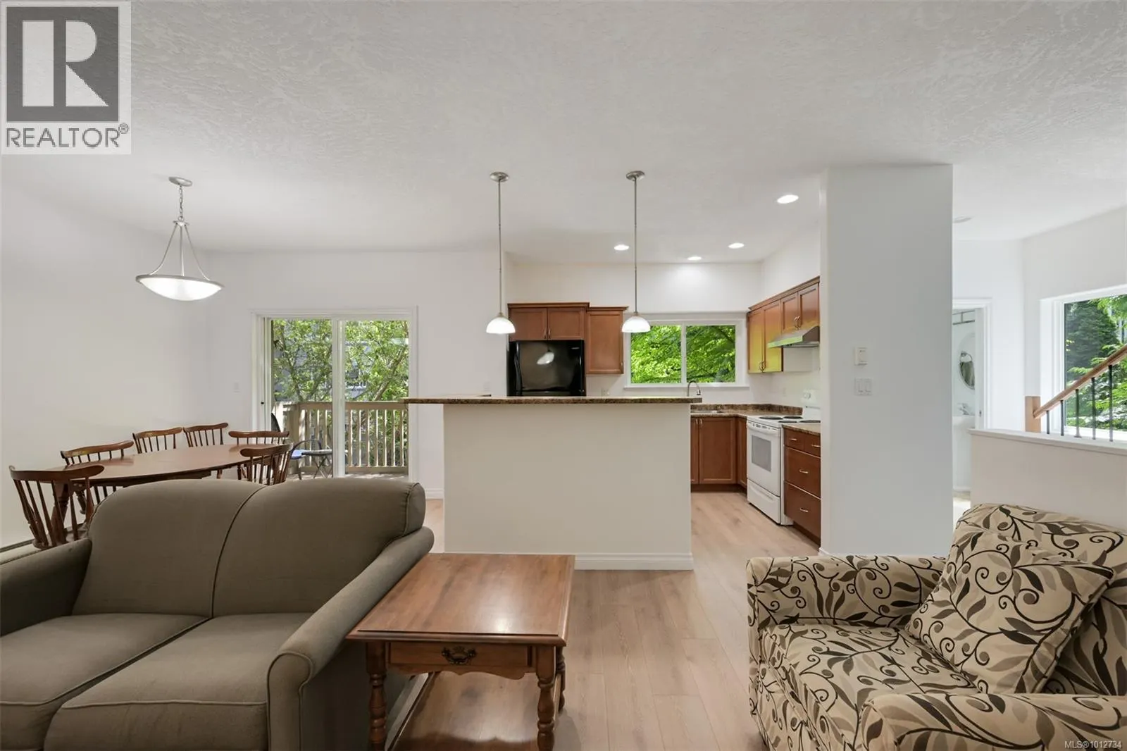 2 1405 Mallek Cres
