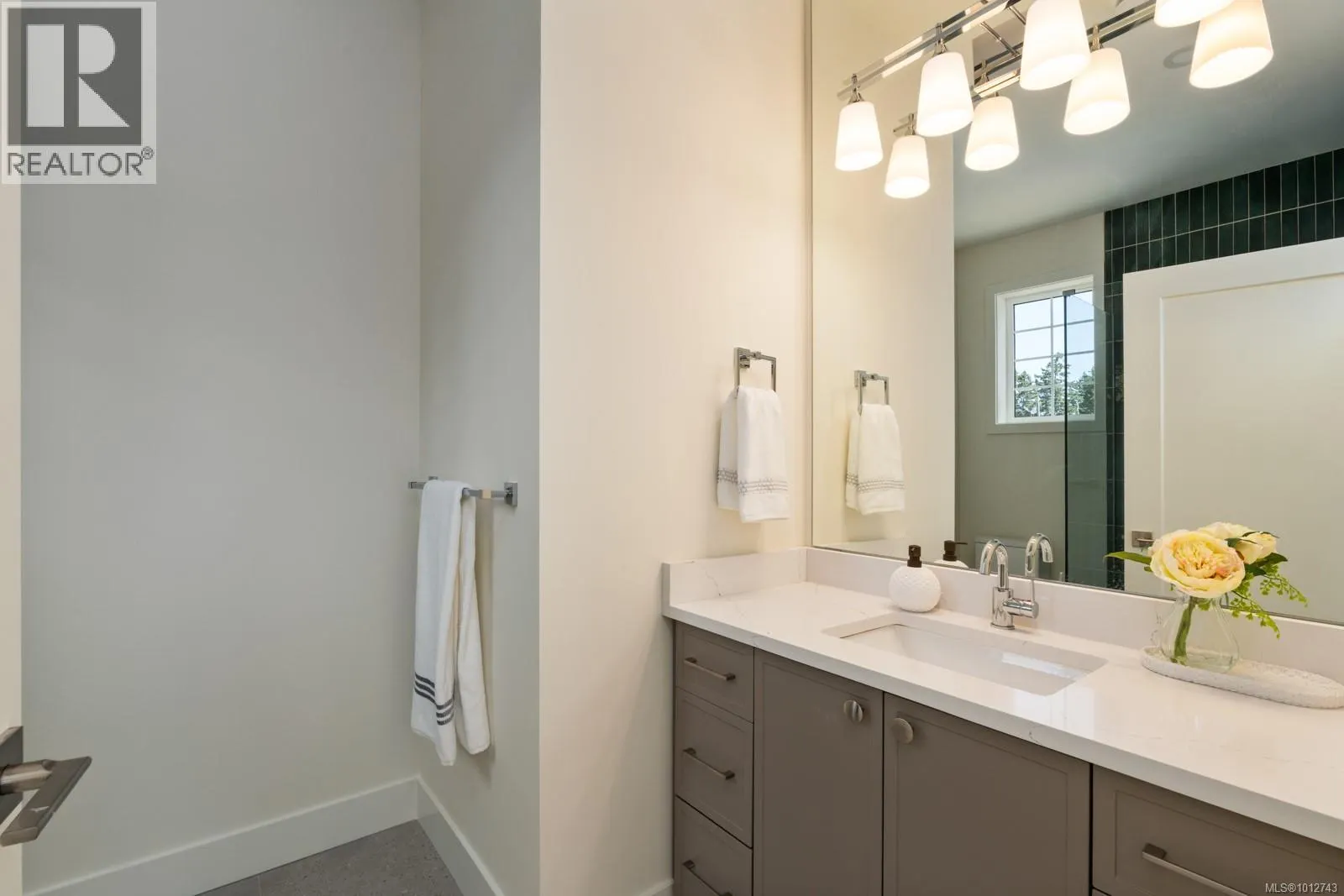 17 2770 Vantilburg Cres