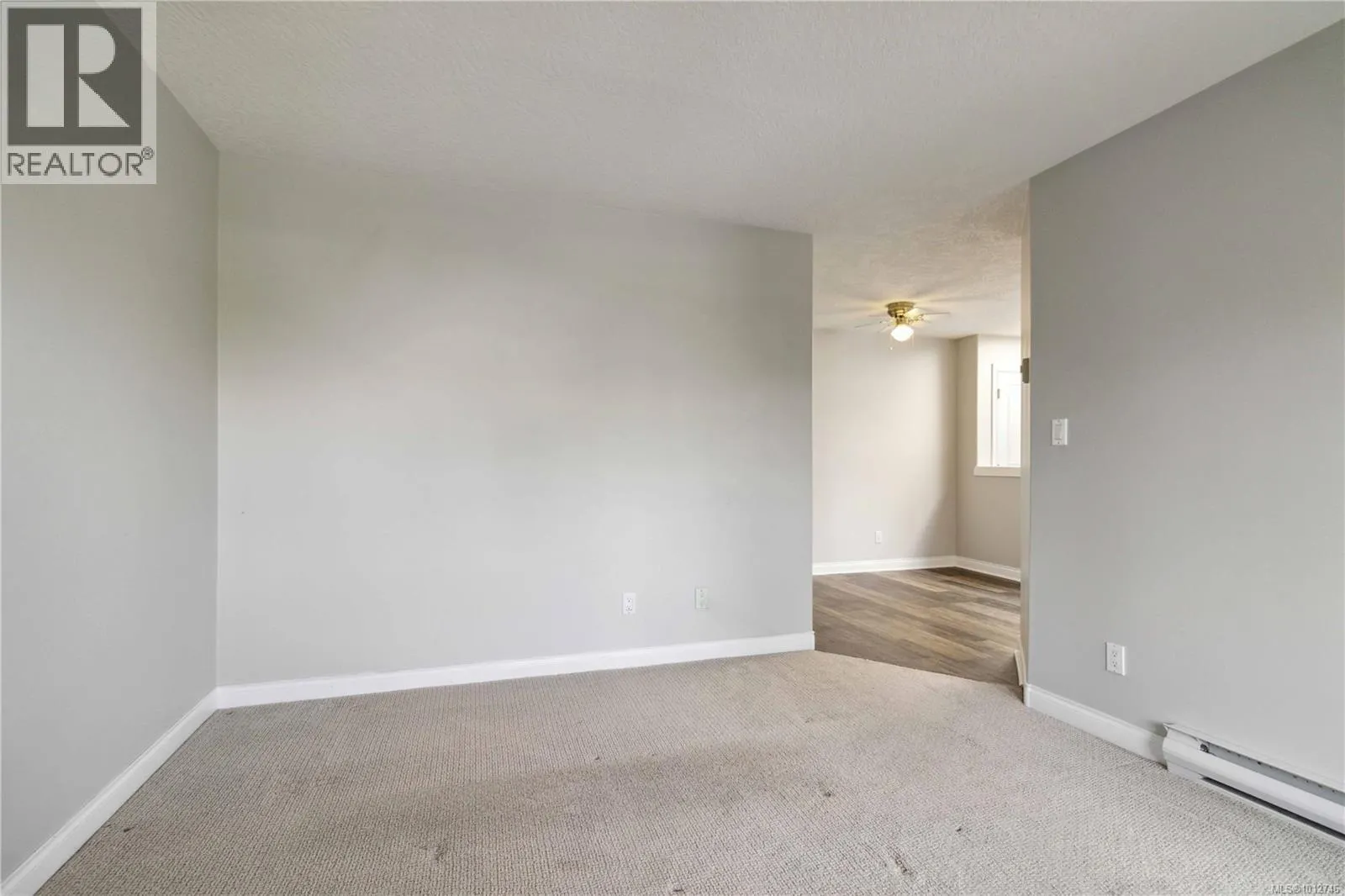 406 1580 Christmas Ave