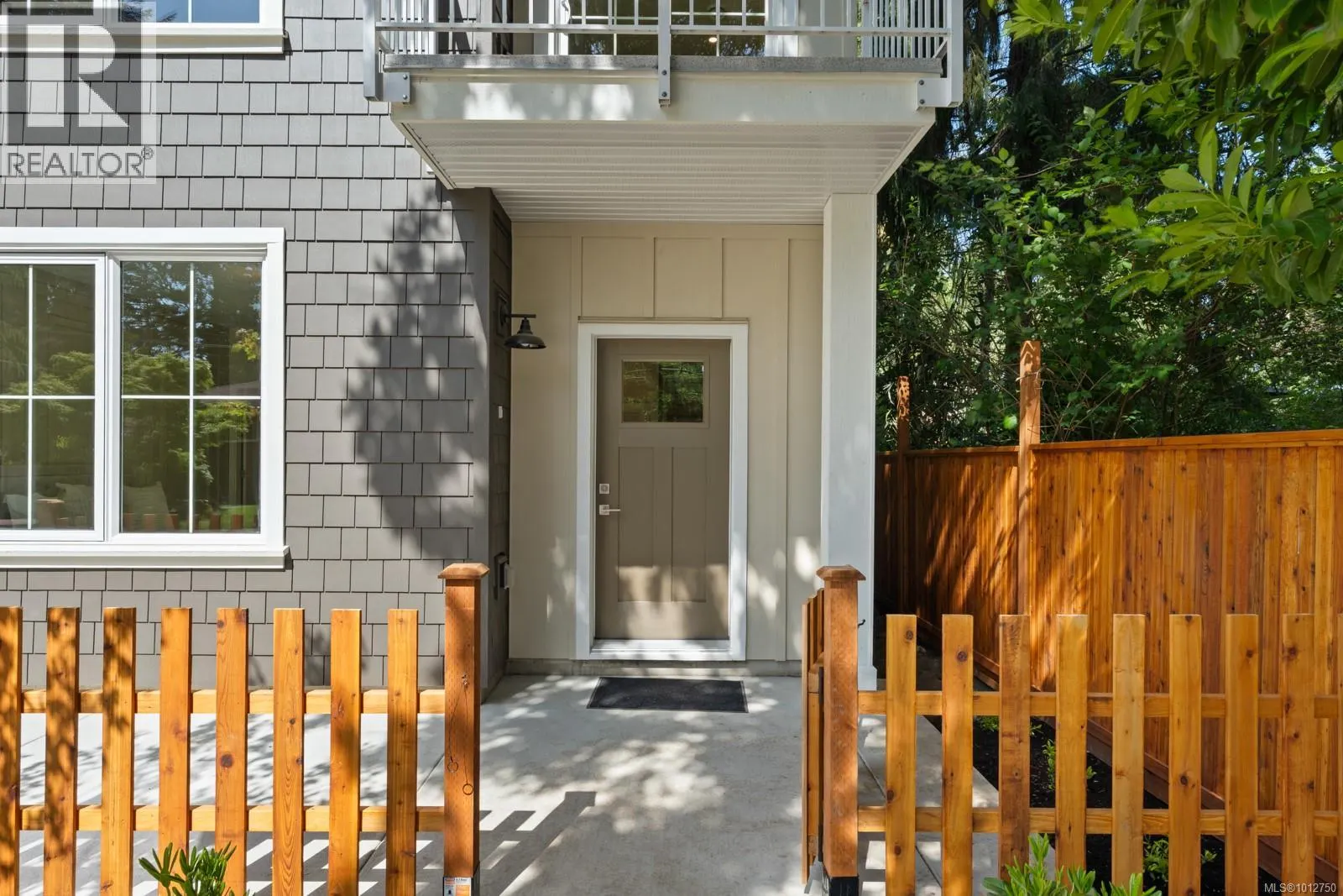 8 2770 Vantilburg Cres