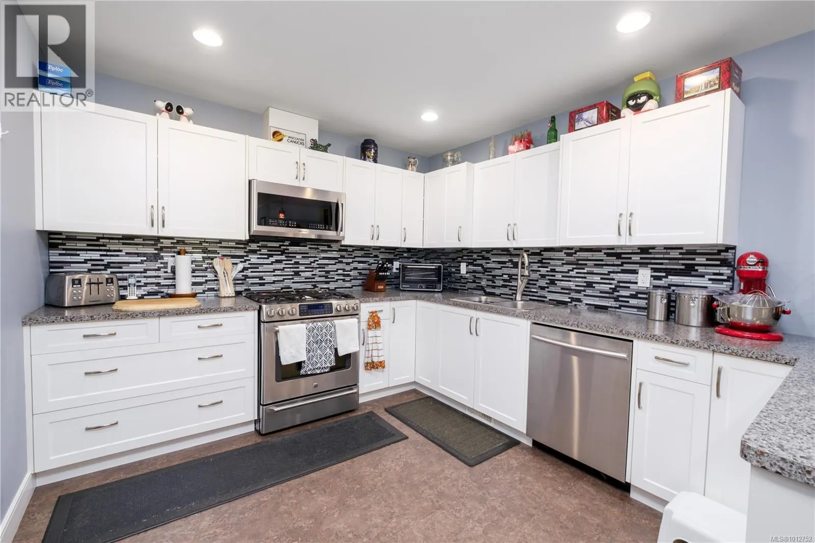 B 2709 Bickle St