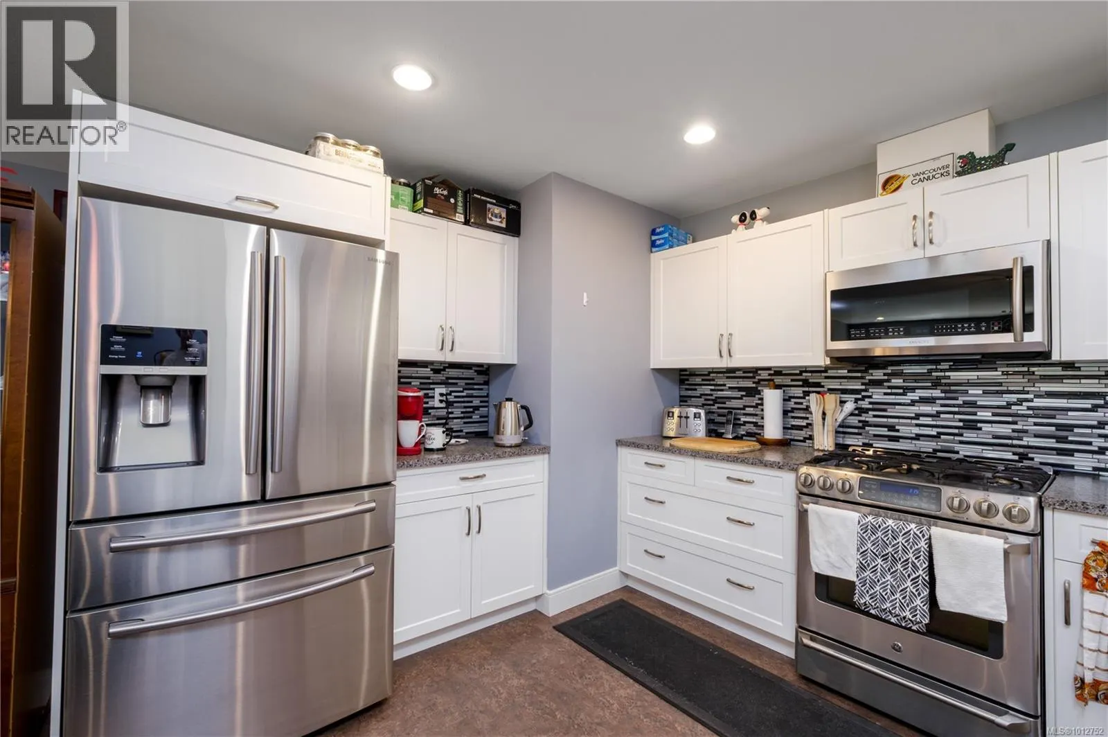 B 2709 Bickle St