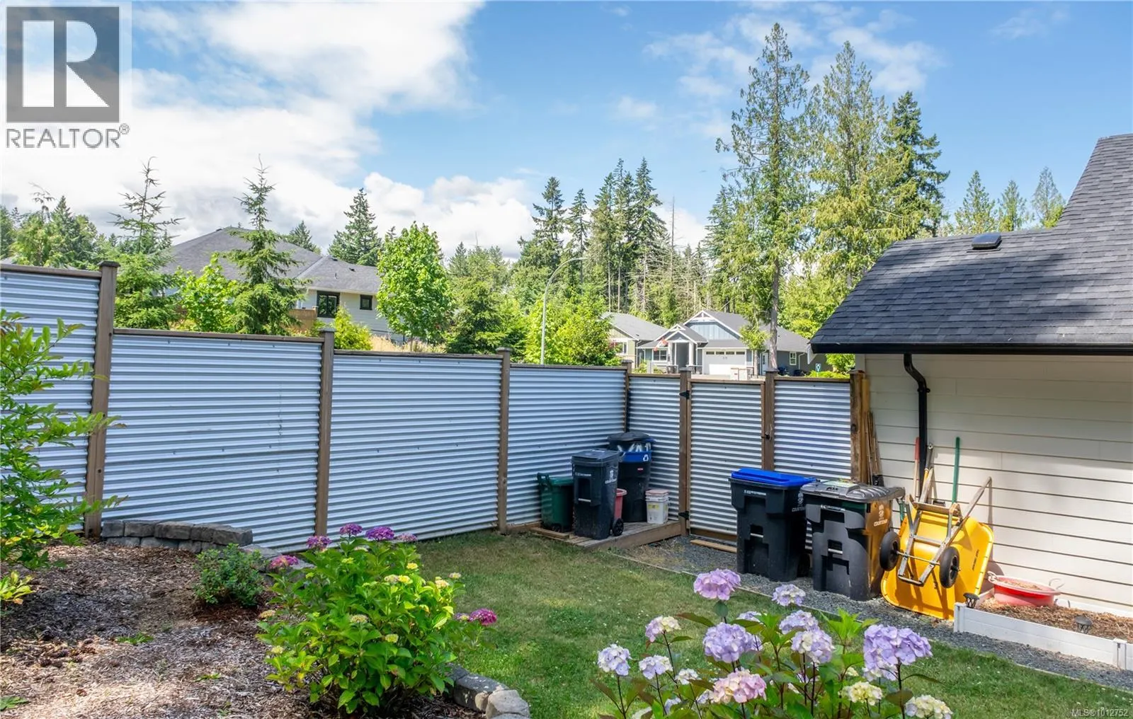 B 2709 Bickle St