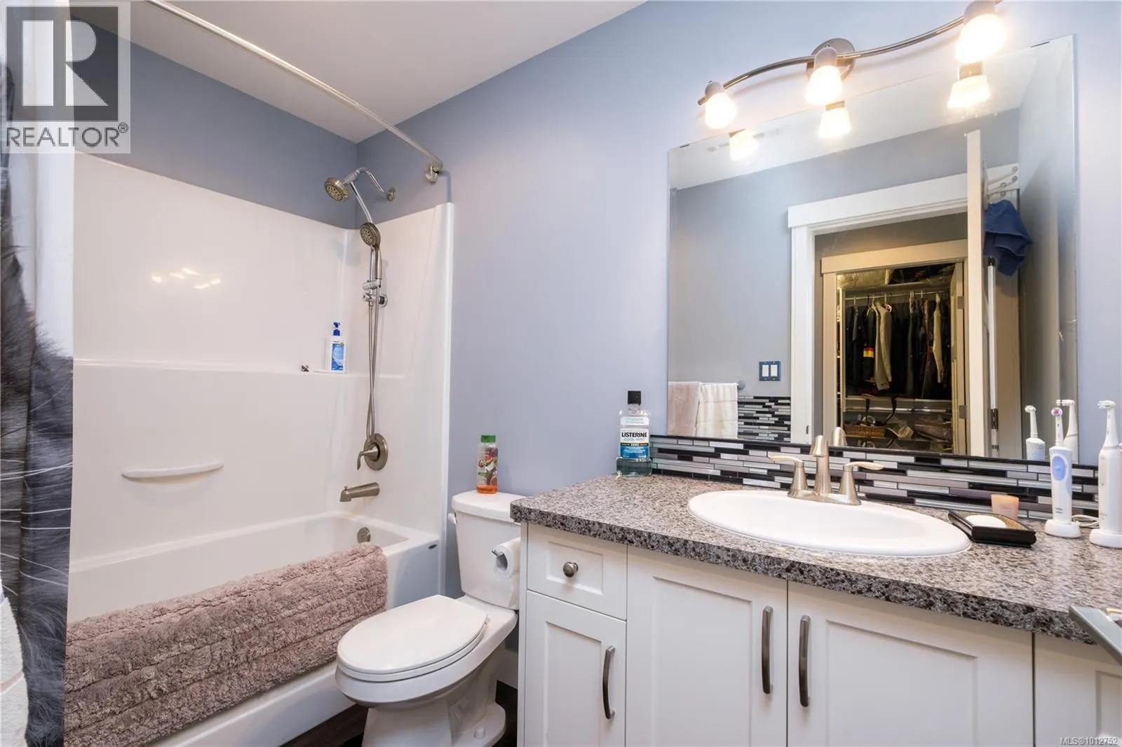 B 2709 Bickle St