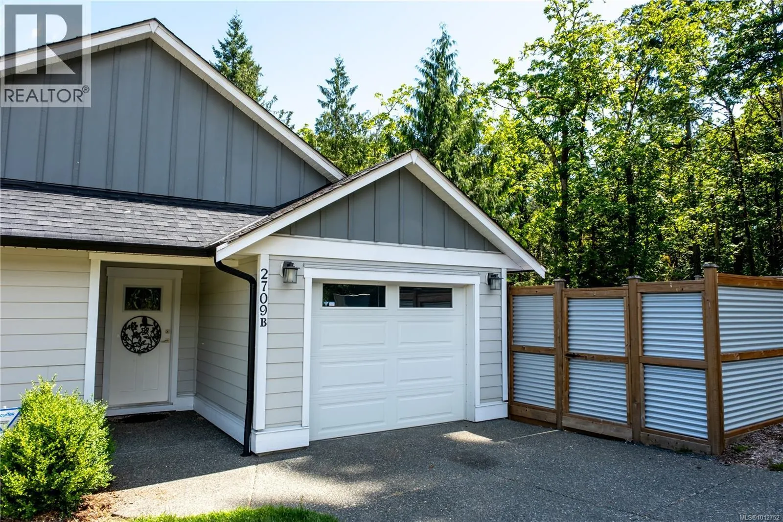 B 2709 Bickle St