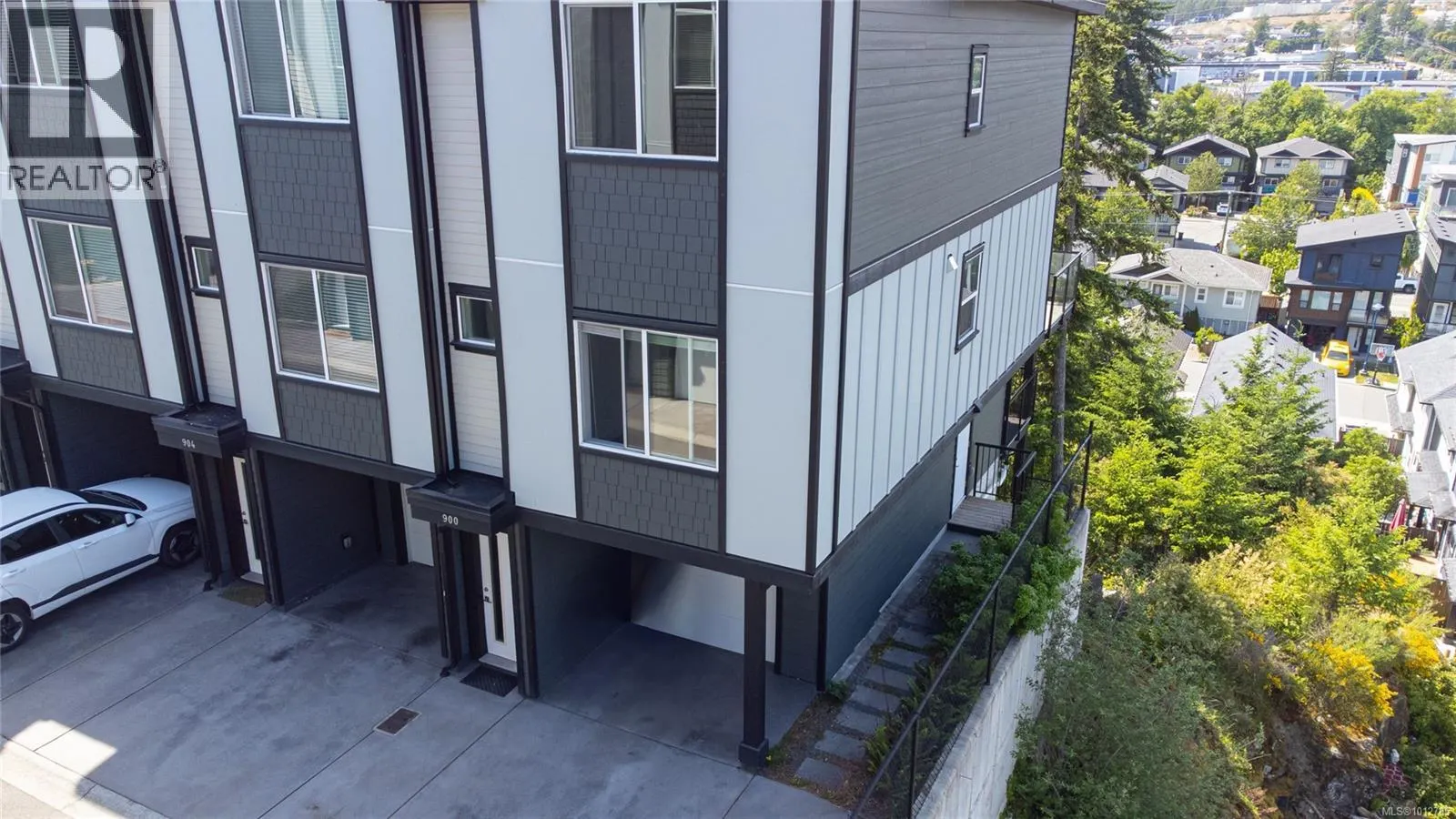 900 Turnstone Ridge
