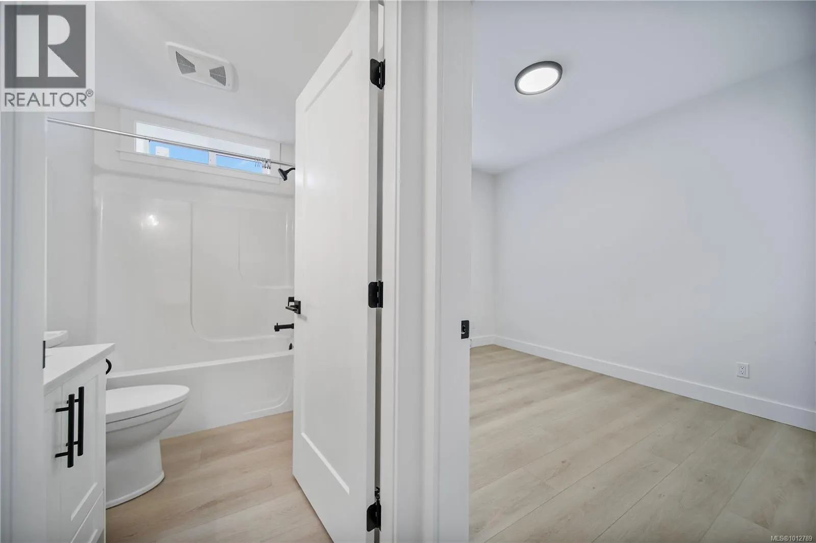 3204 Fernwood Lane
