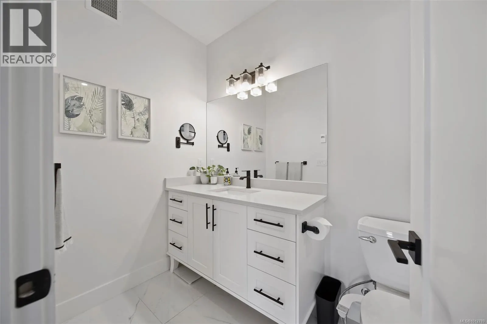 3204 Fernwood Lane